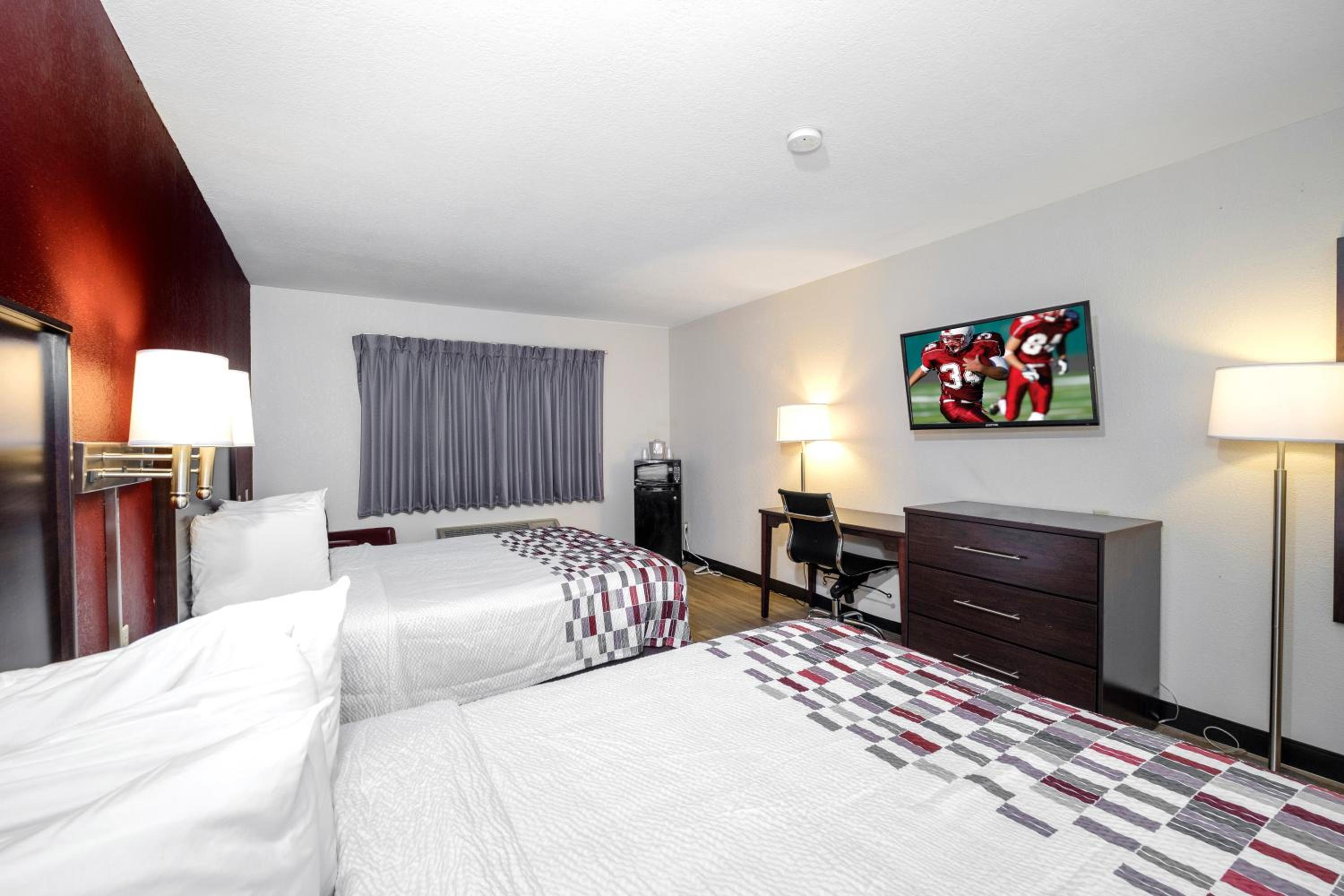  Deluxe Room with Two Queen Beds Smoking - Photo 7
