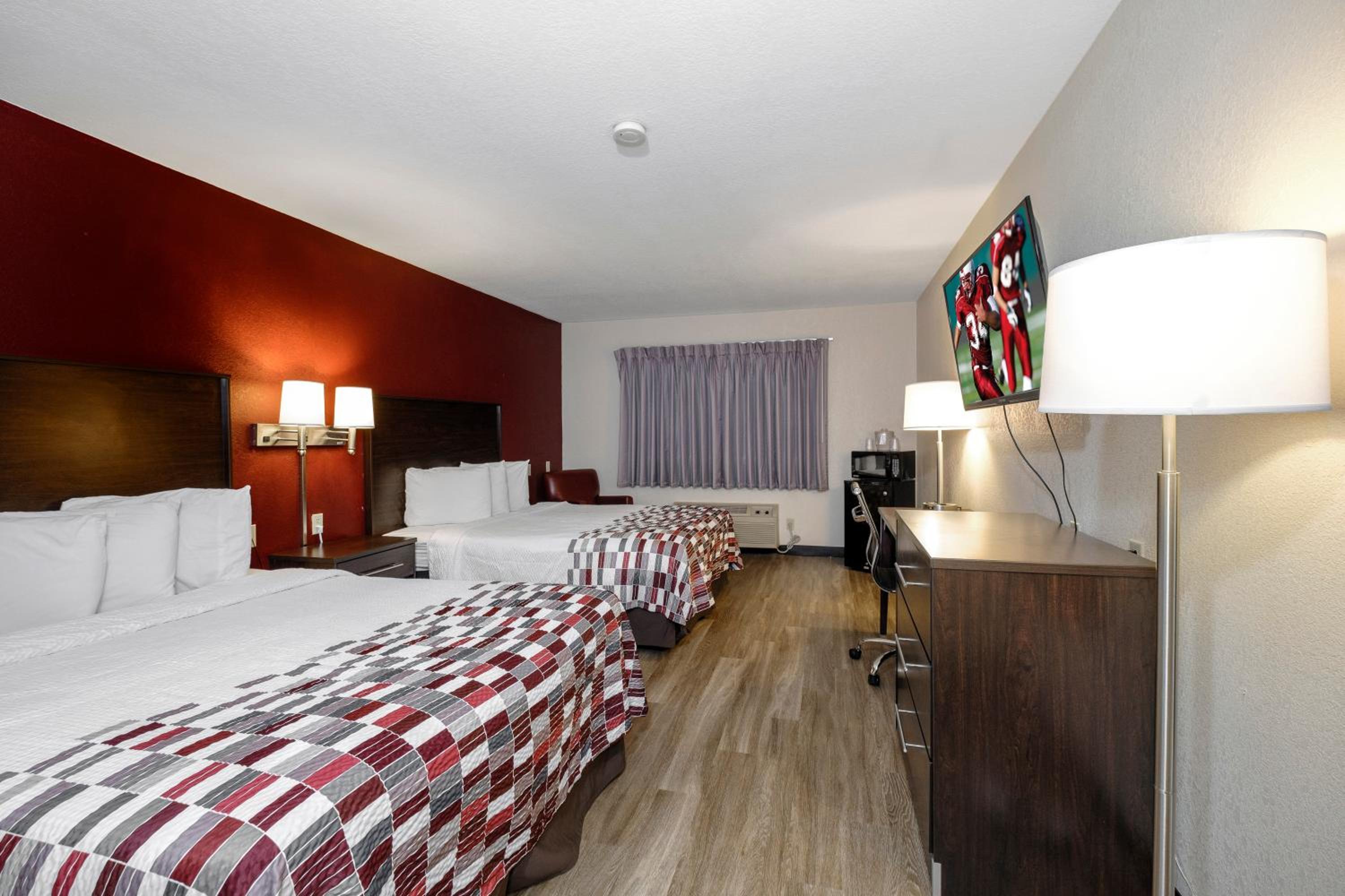  Deluxe Room with Two Queen Beds Smoking - Photo 8
