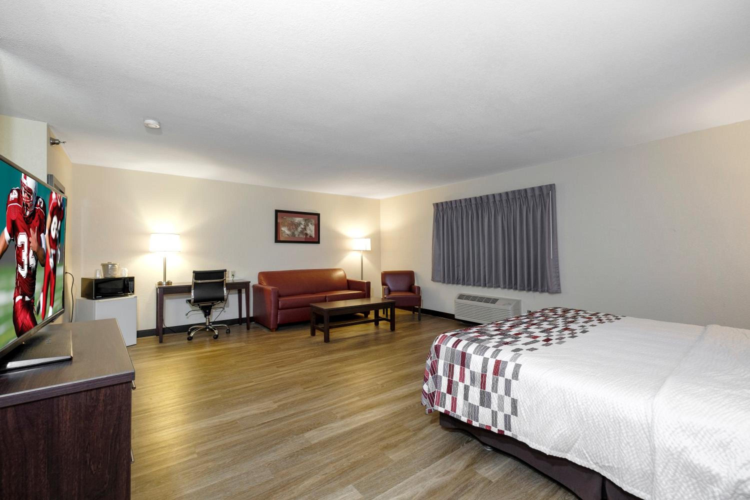  Suite King Room Non-Smoking - Photo 1