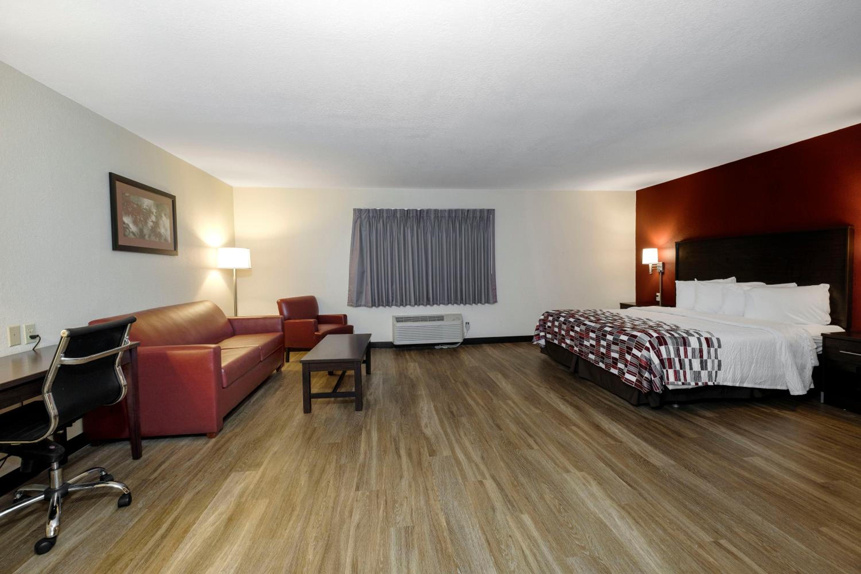  Suite King Room Non-Smoking - Photo 2