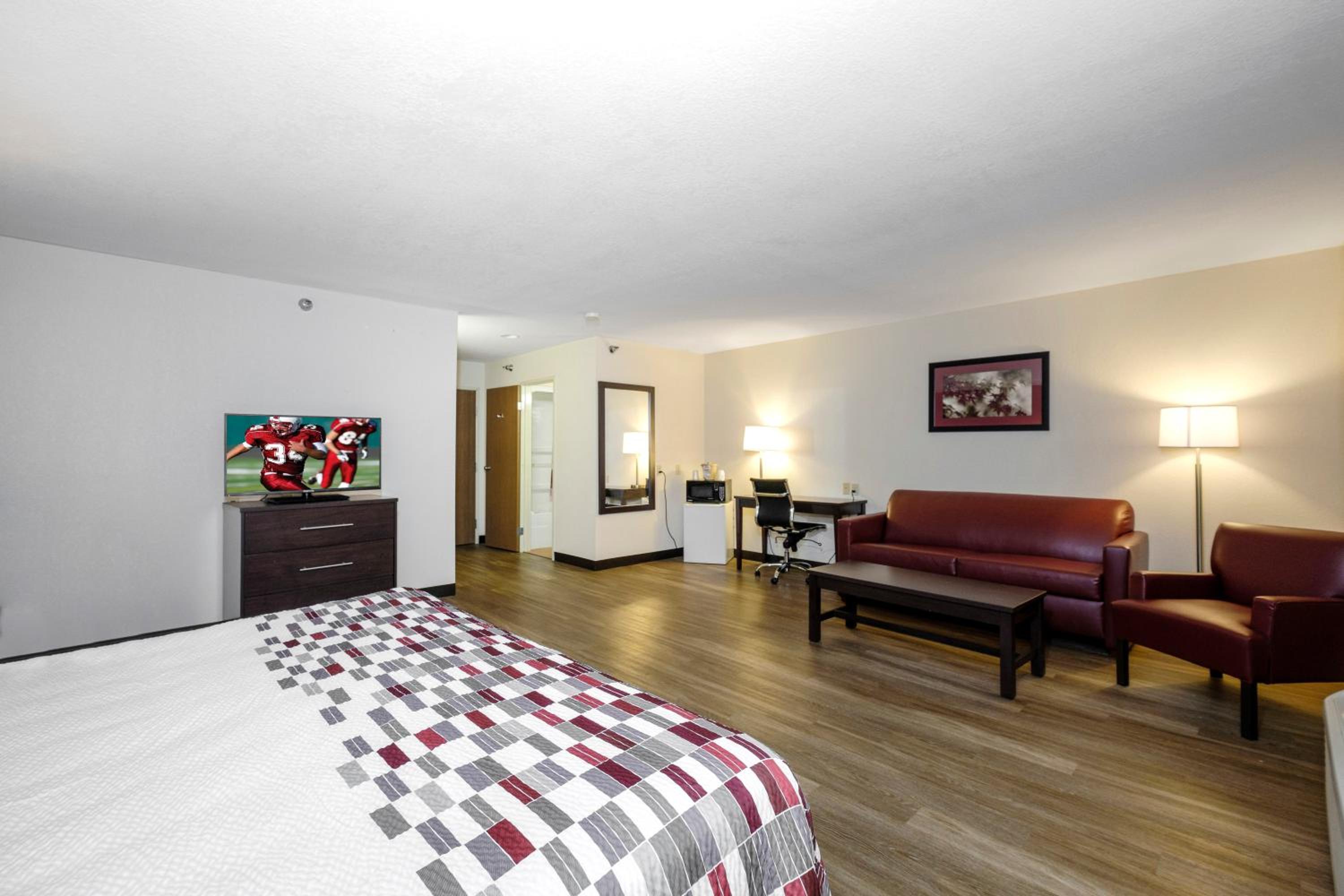  Suite King Room Non-Smoking - Photo 3