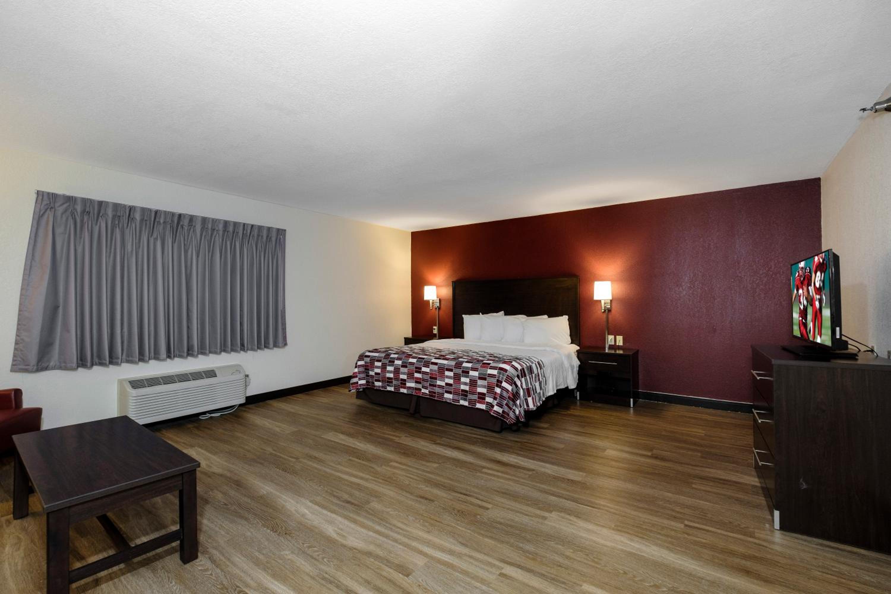 Suite King Room Non-Smoking - Photo 4