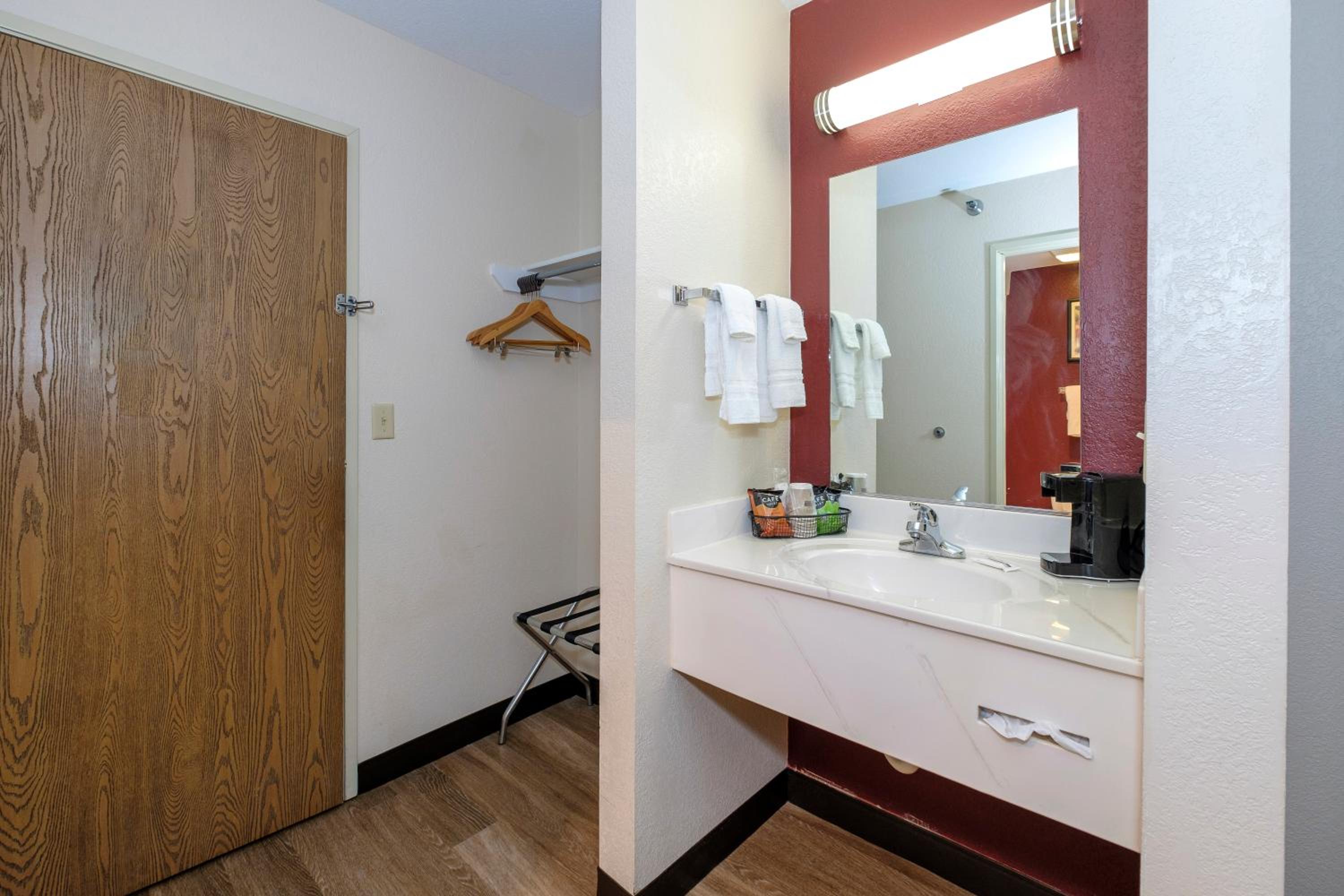 Superior King Room Non-Smoking - Photo 6