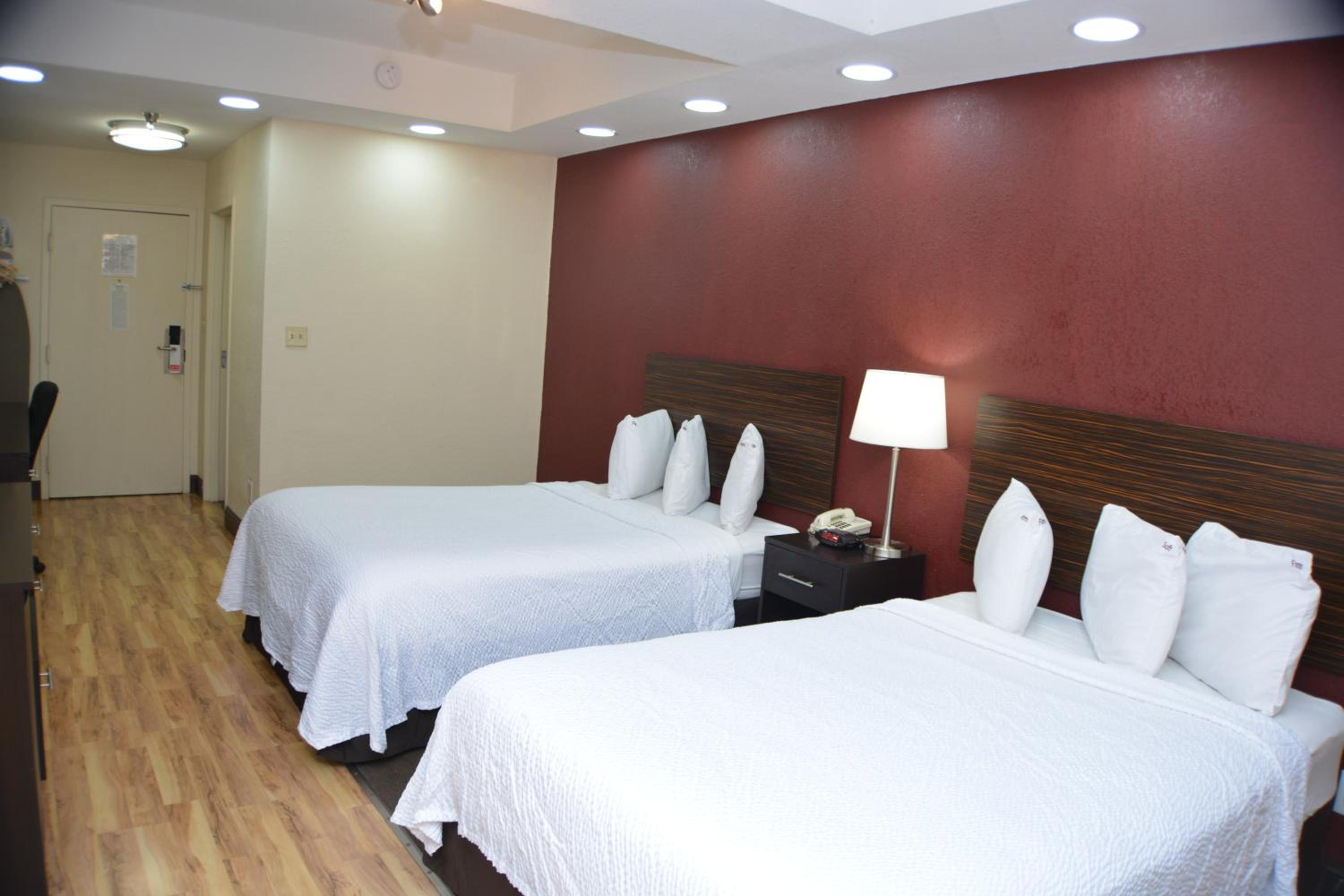 Suite with Two Double Beds Smoke Free - Photo 3