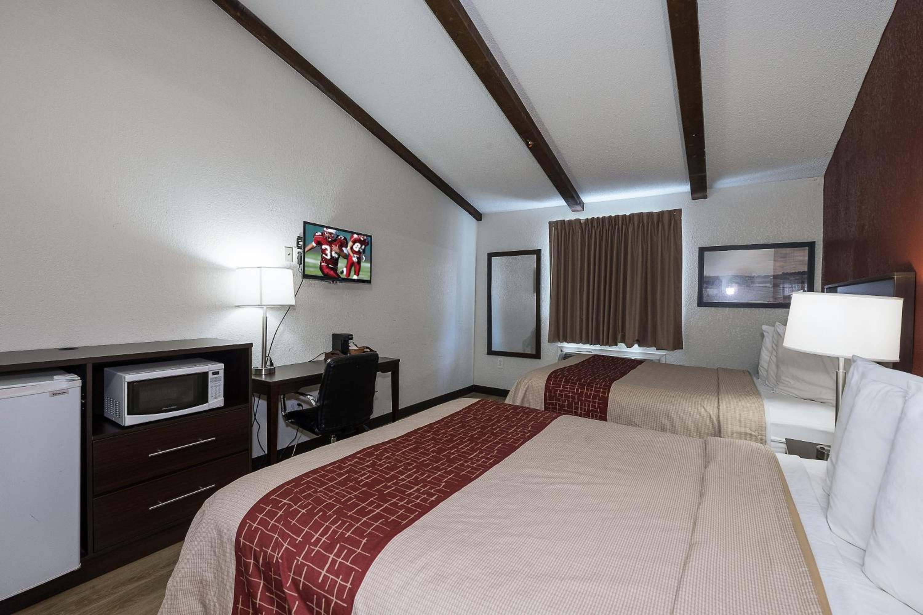 Deluxe Room with Two Queen Beds Non-Smoking (Sofa) photo 1