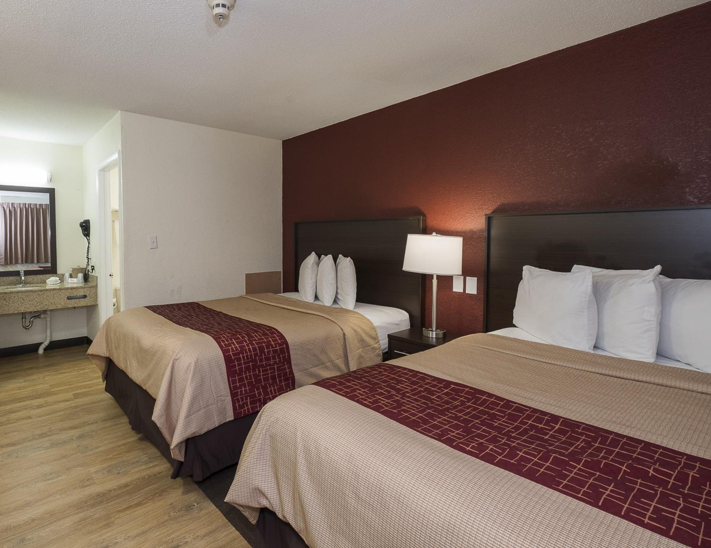 Deluxe Room with Two Queen Beds Non-Smoking photo 1