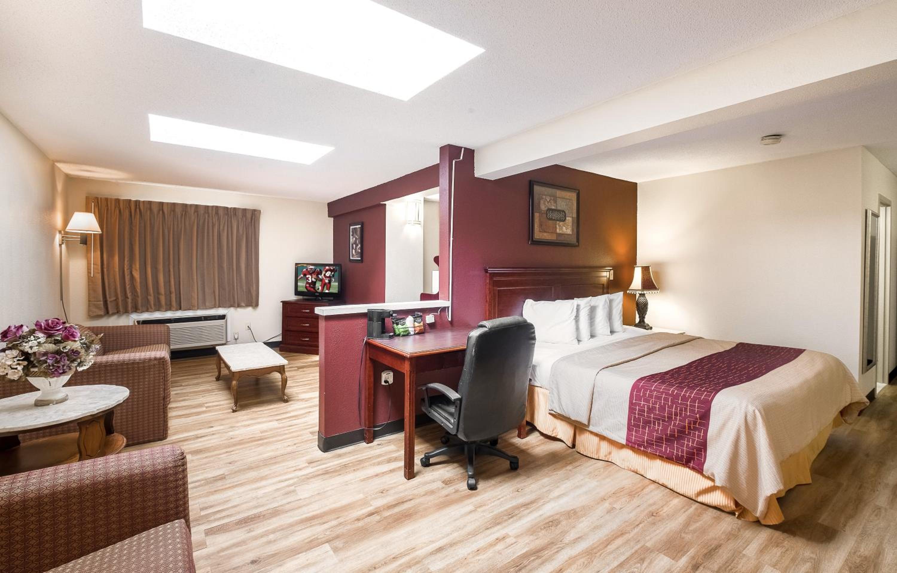 Suite King Room Non-Smoking - Photo 4