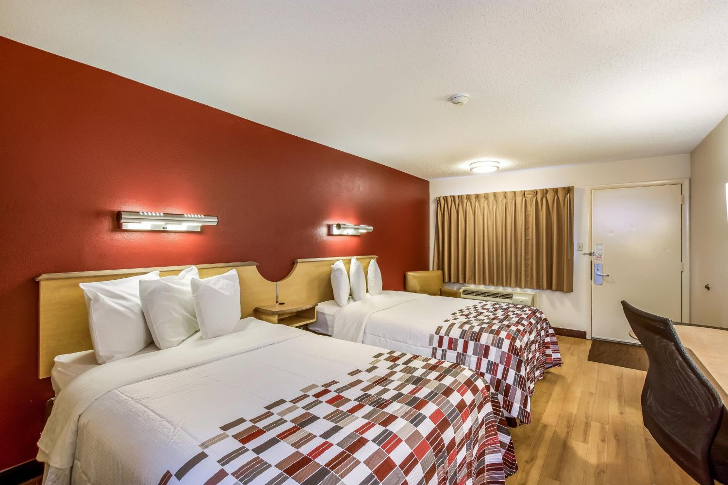 Standard Room with Two Double Beds Non-Smoking - Photo 1