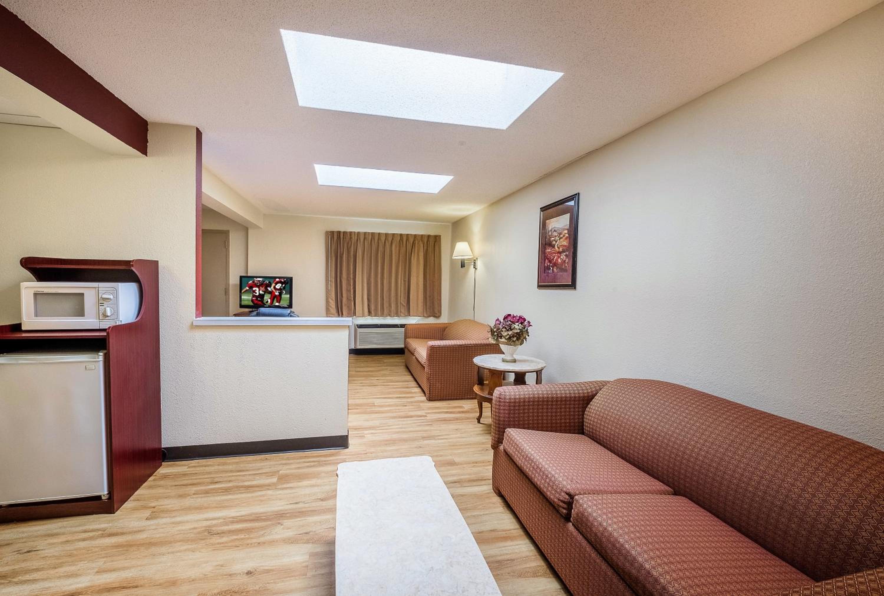 Suite King Room Non-Smoking - Photo 2