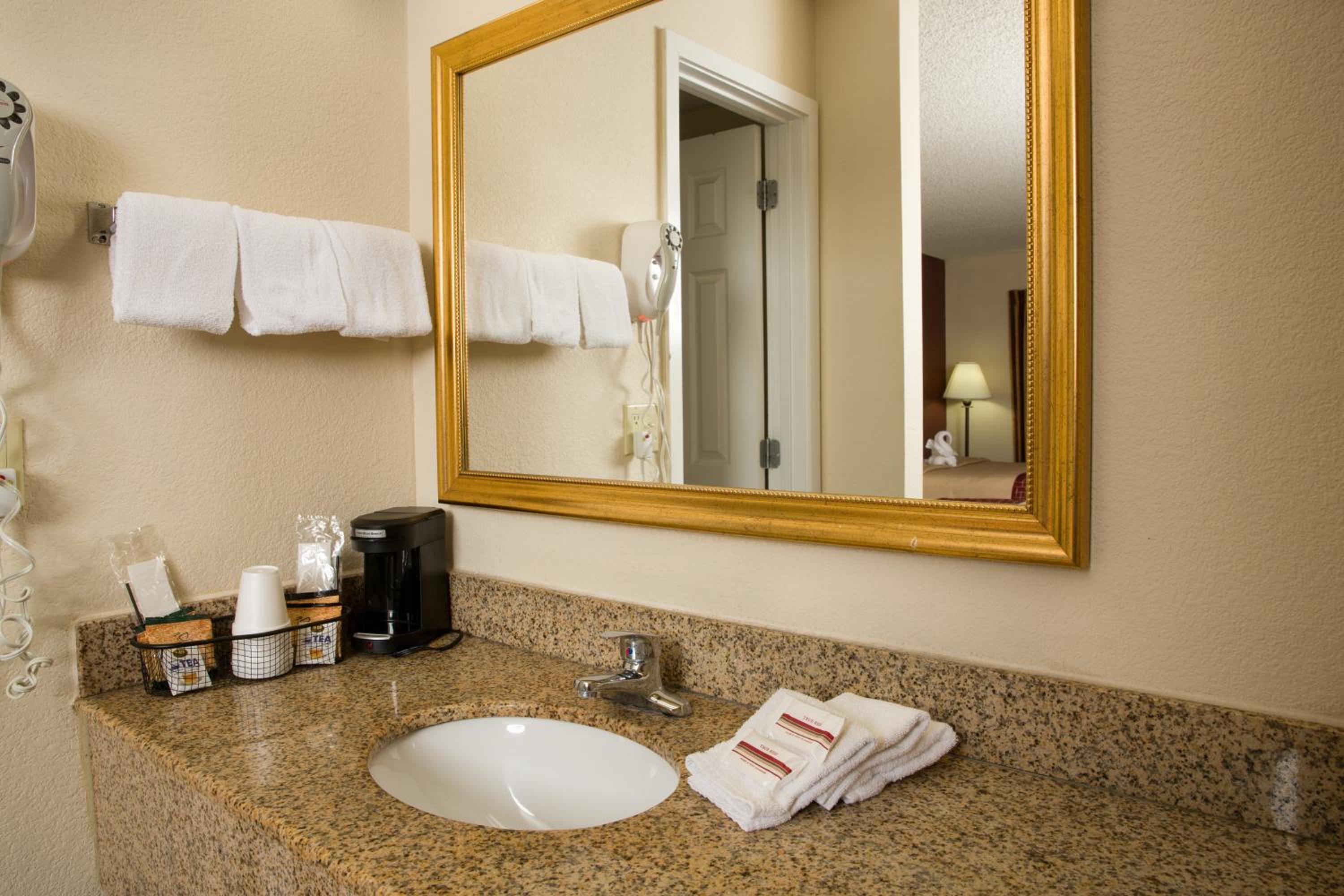 Superior King Room with Spa Bath Non-Smoking photo 3