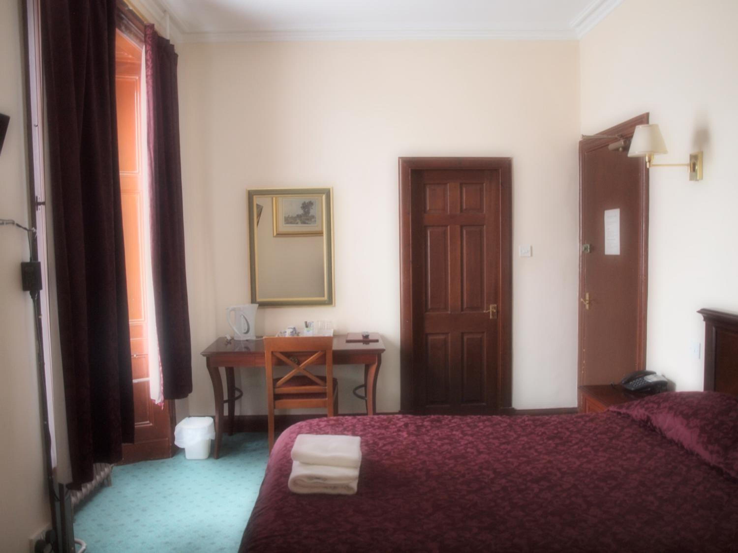 Double Room - Photo 6