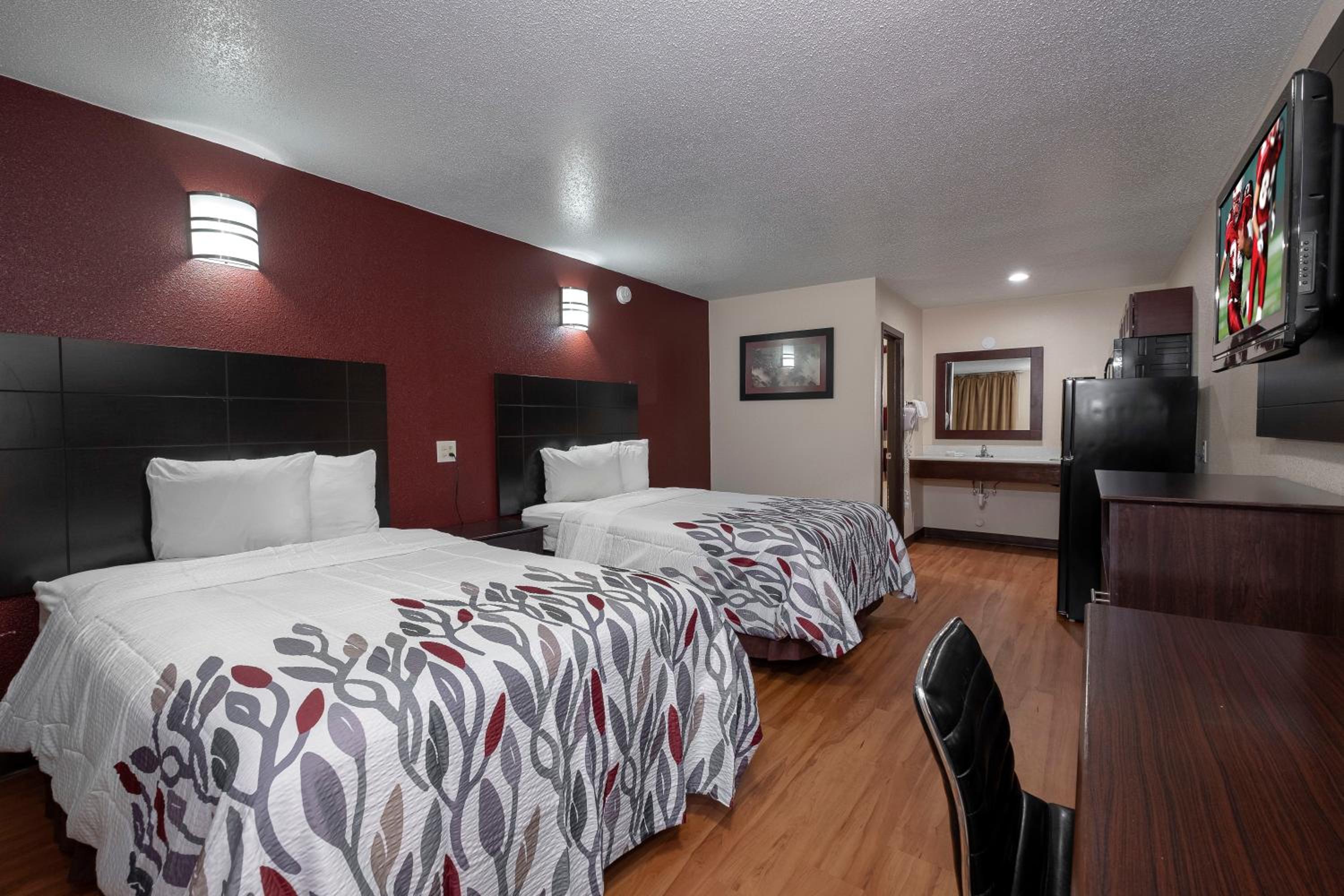 Deluxe Room with Two Double Beds Non-Smoking - Photo 1