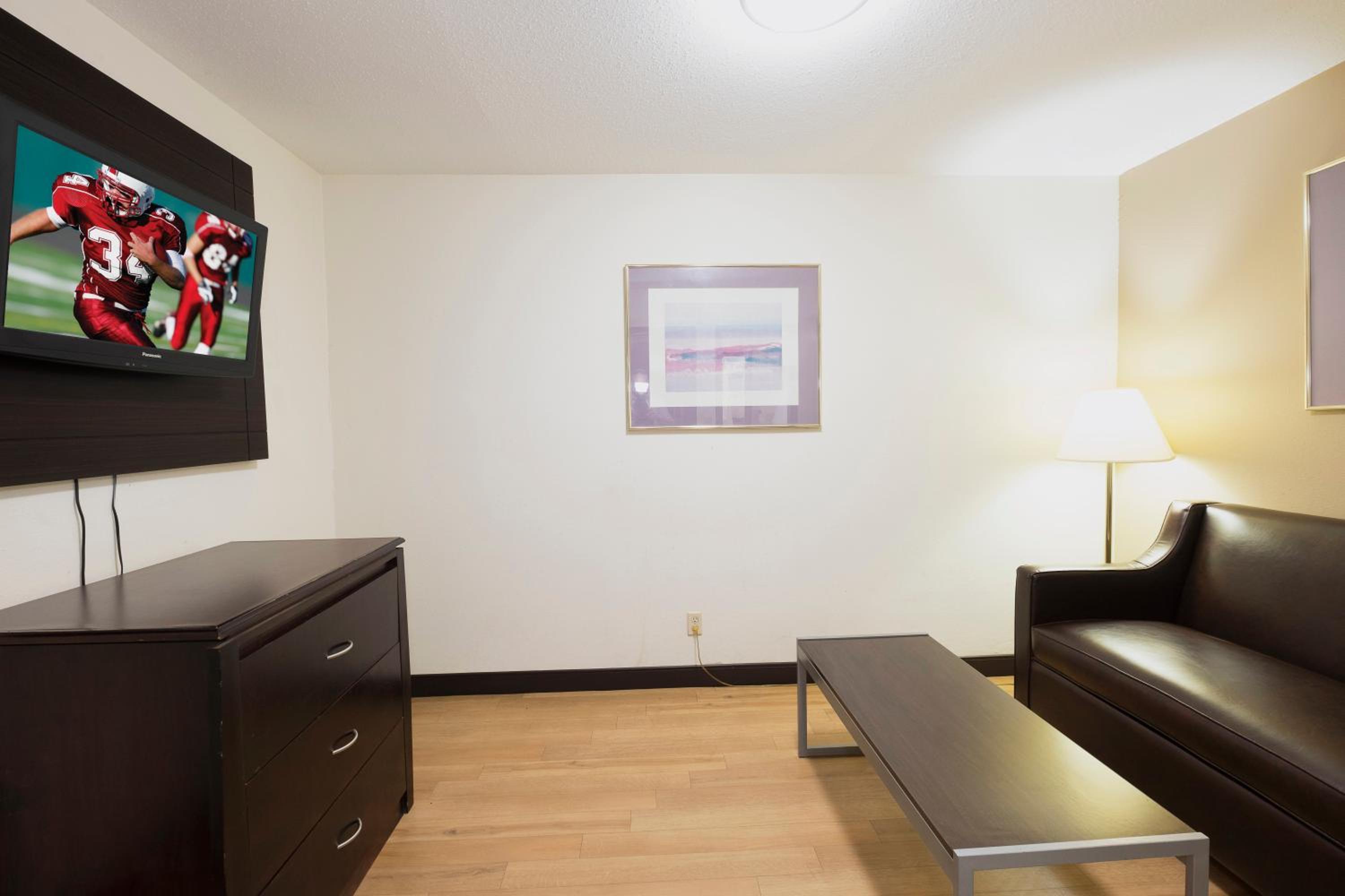 Suite King with Kitchen Non-Smoking - Photo 5