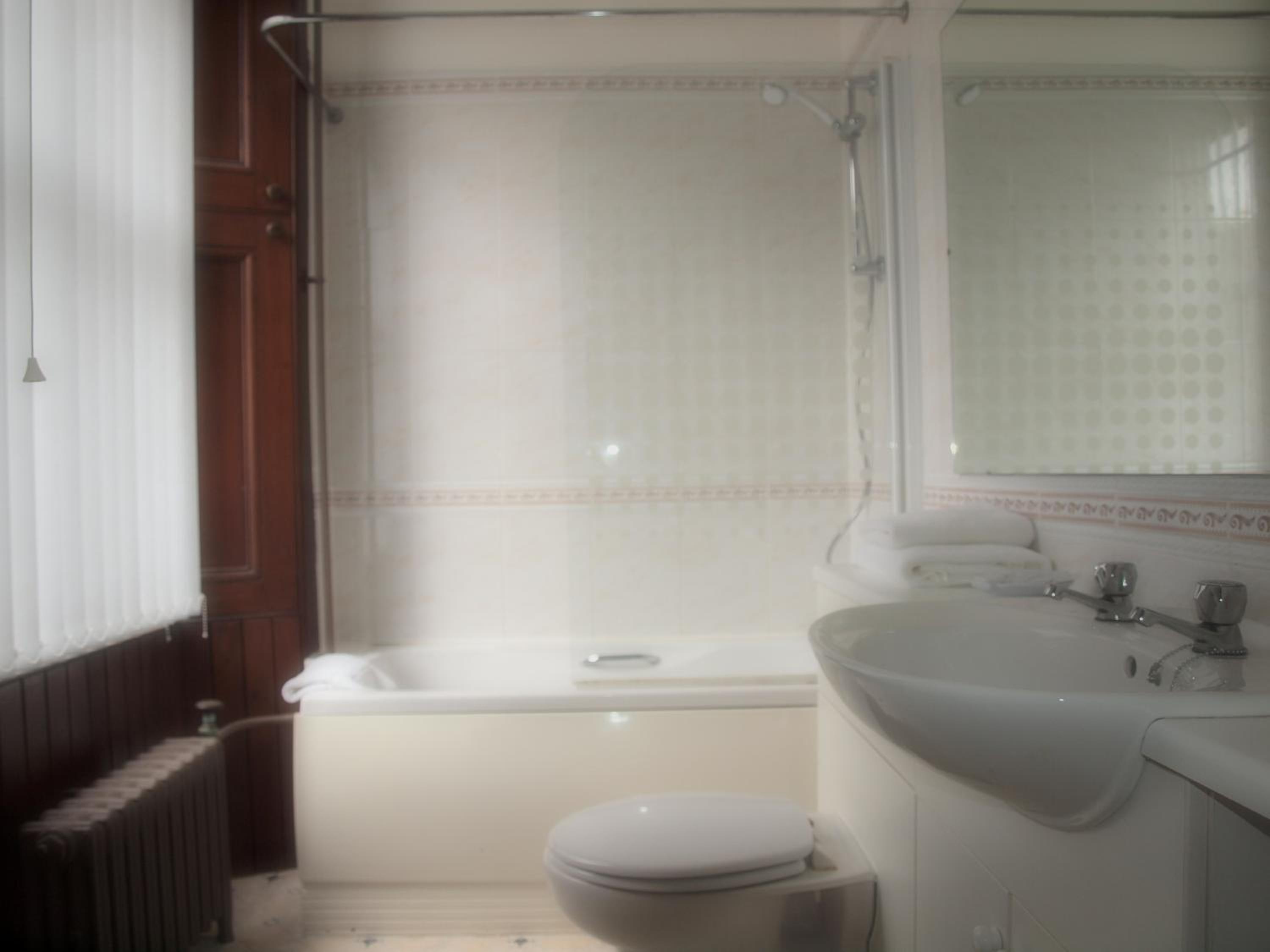 Double Room - Photo 5
