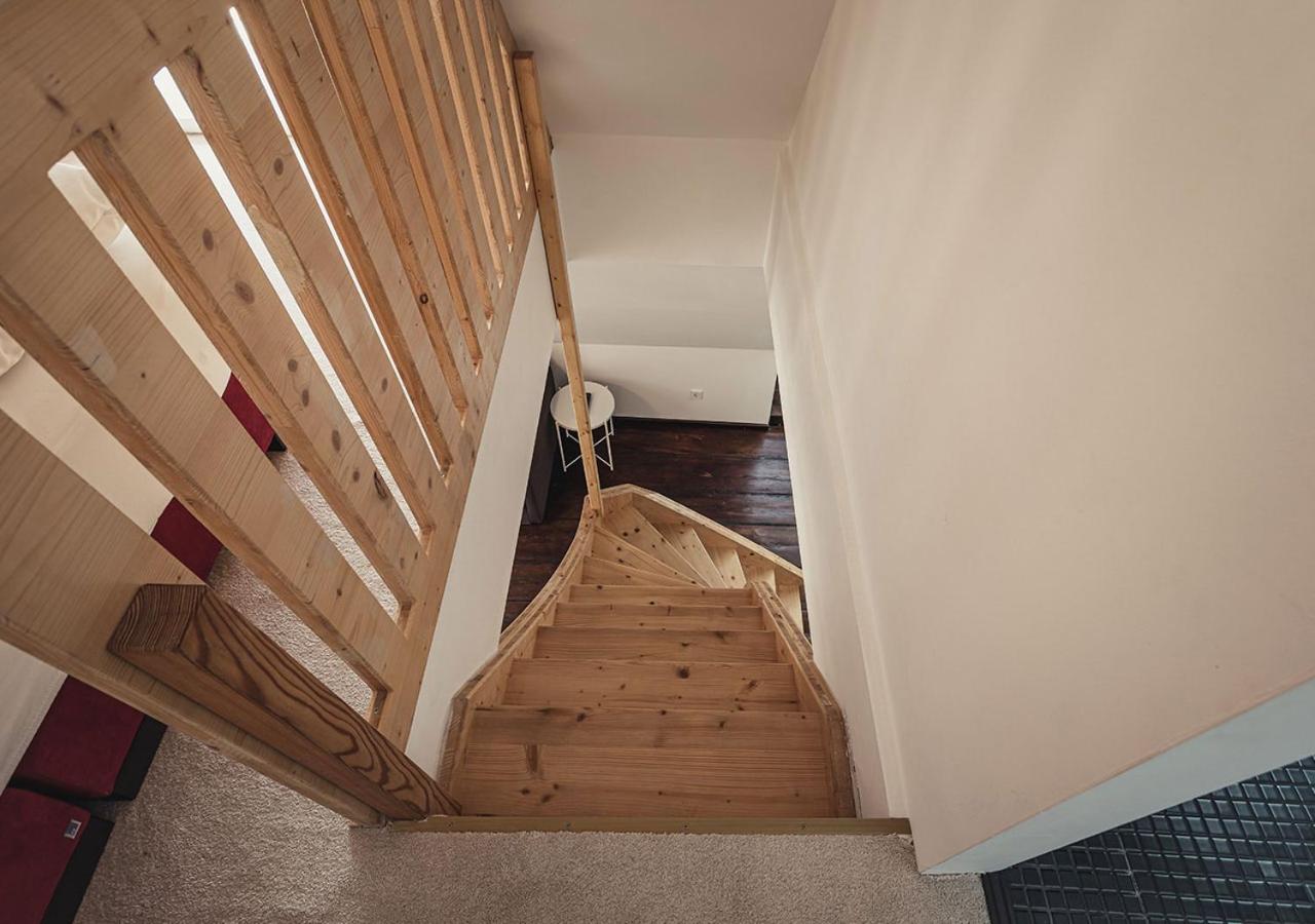 Apartment - Split Level photo 3