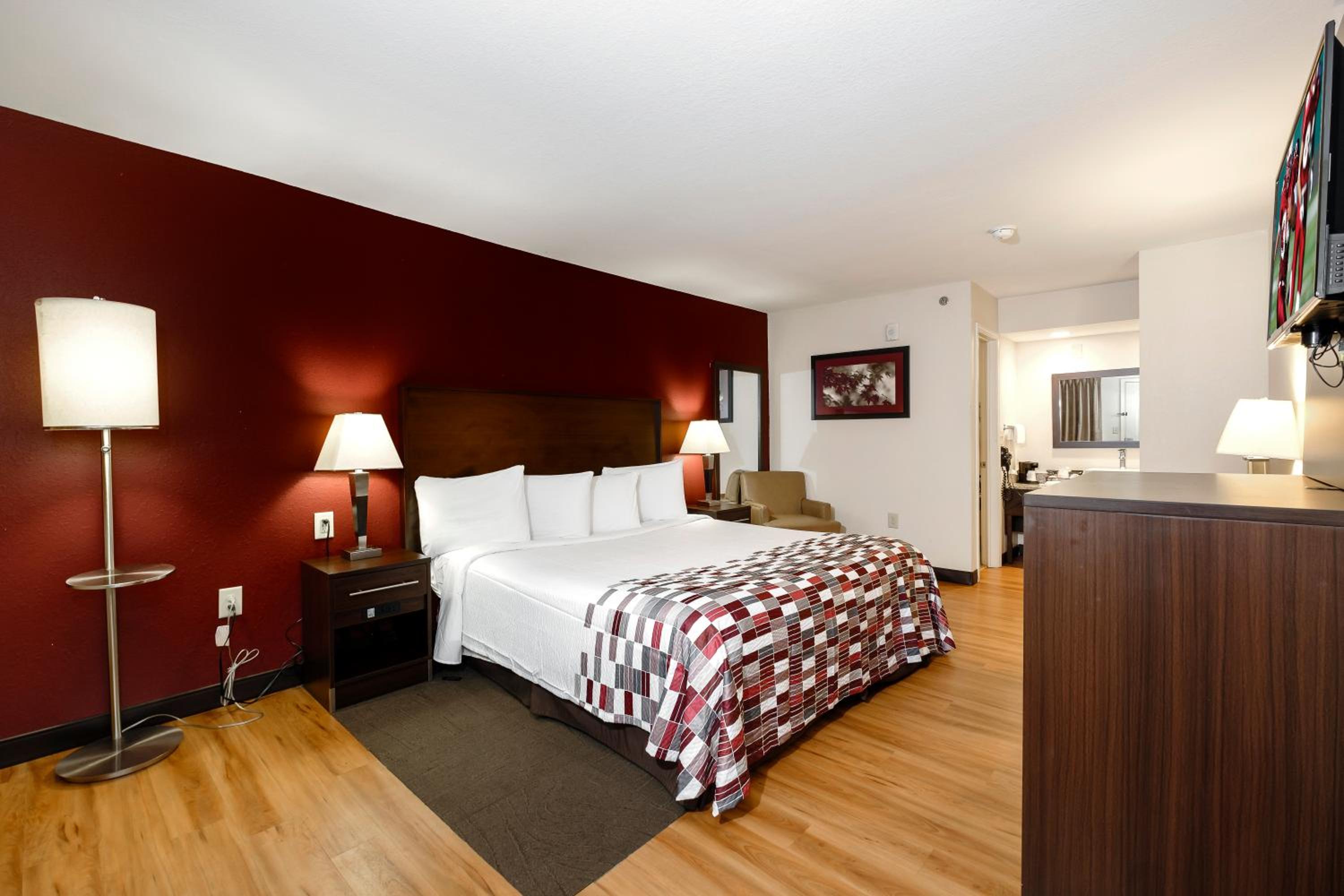 Superior King Room Smoke Free photo 1
