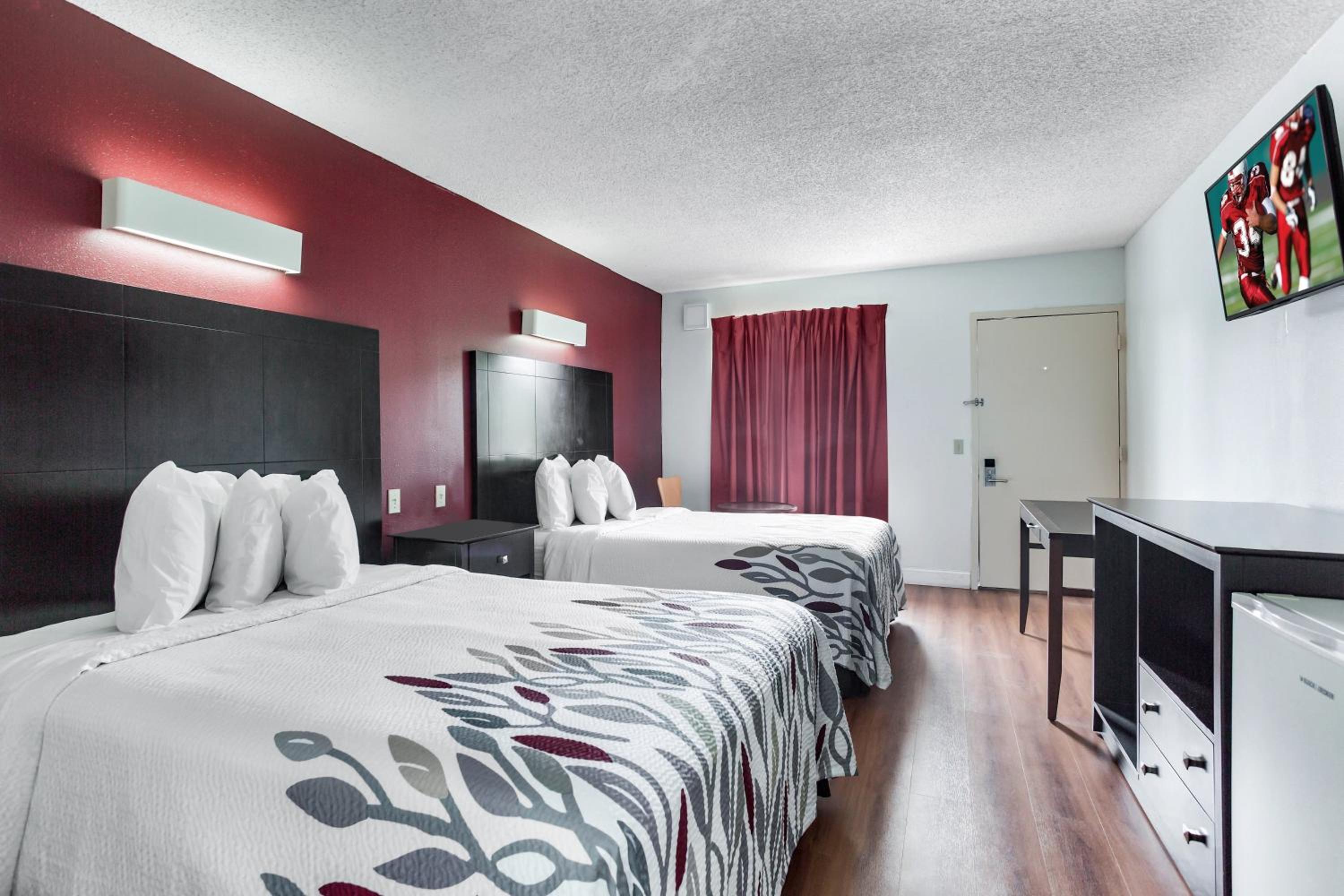 Deluxe Double Room with Two Double Beds - Disability Access/Non-Smoking - Photo 3