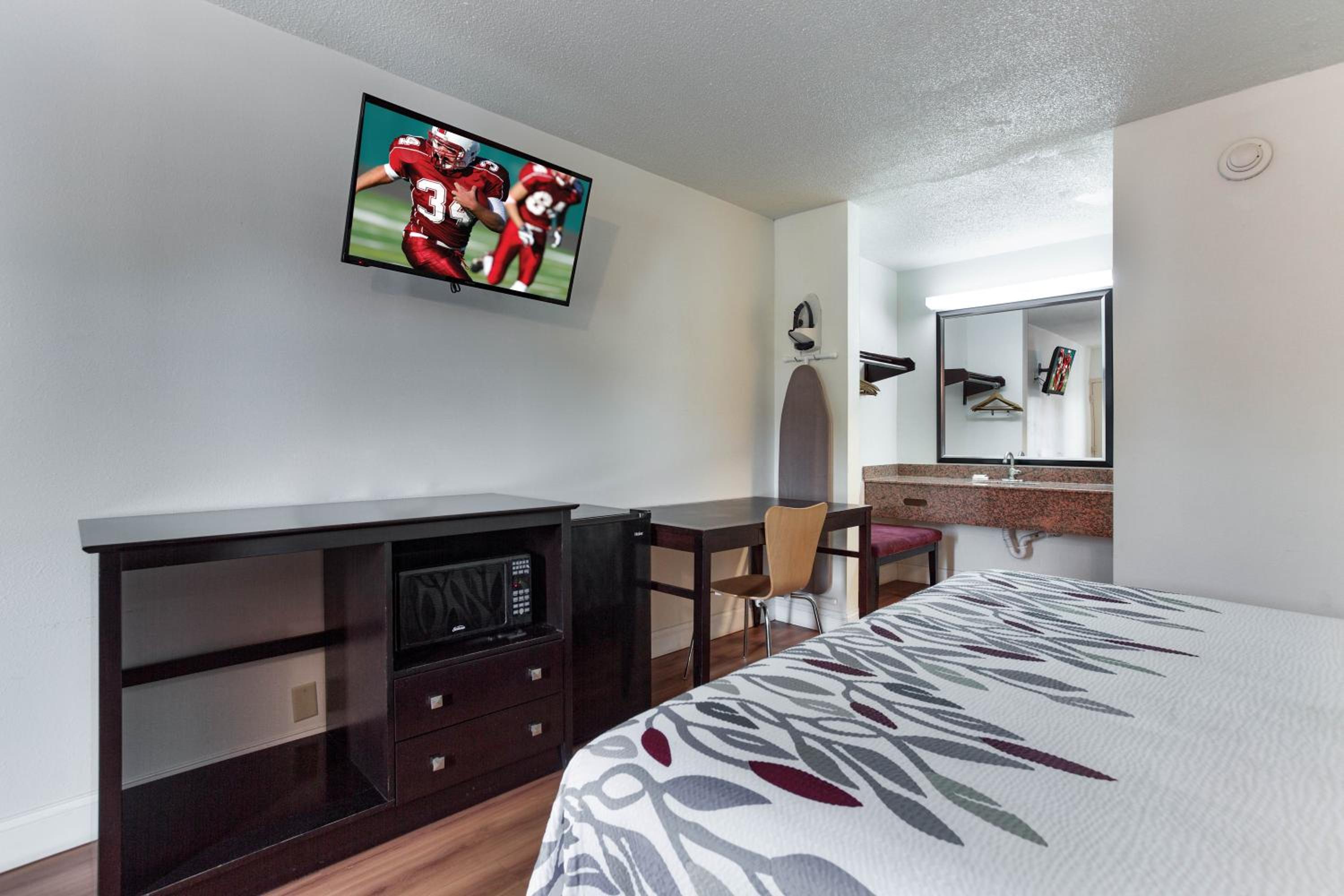 Superior King Room - Non-Smoking - Photo 3