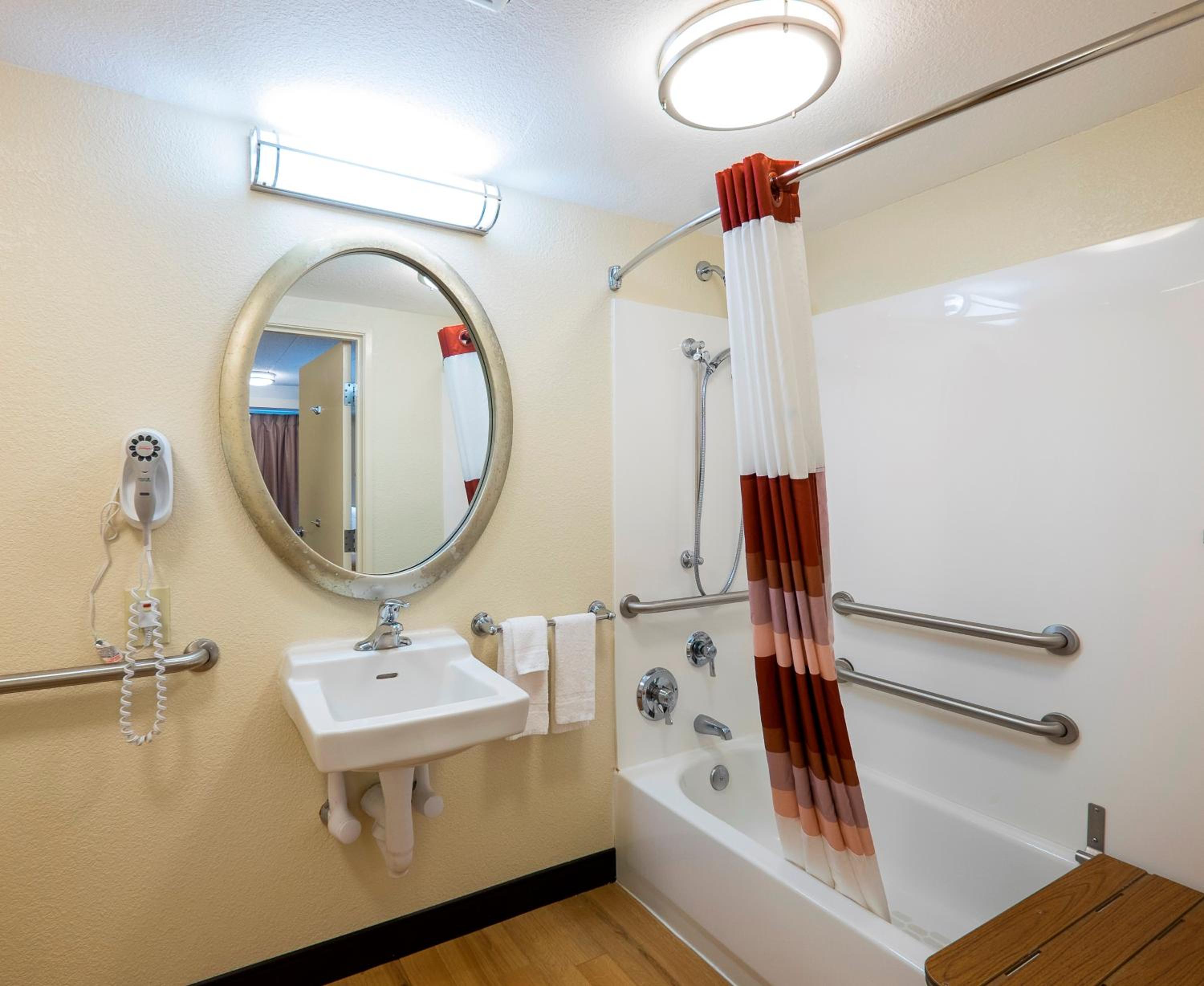 Deluxe King Room Disability Access Smoke Free