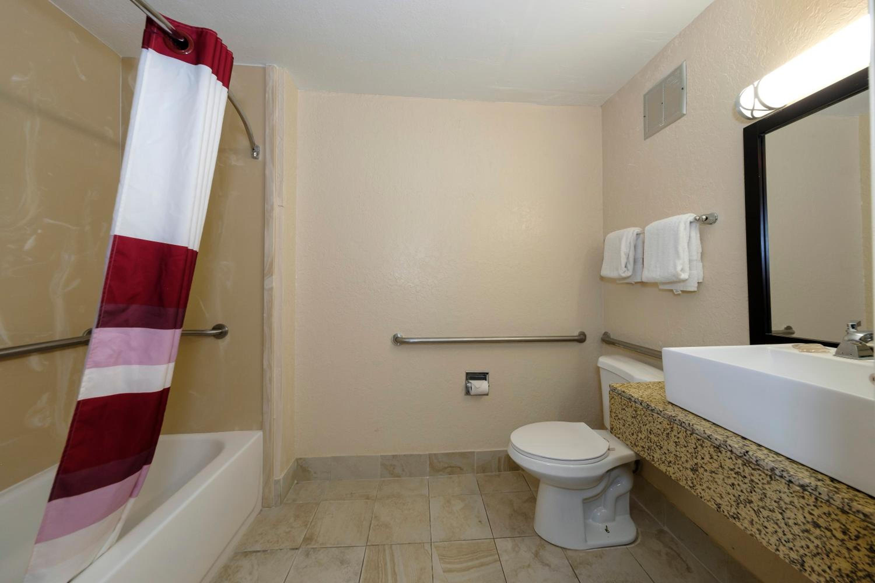 Standard King Room Disability Access Non-Smoking - Photo 4