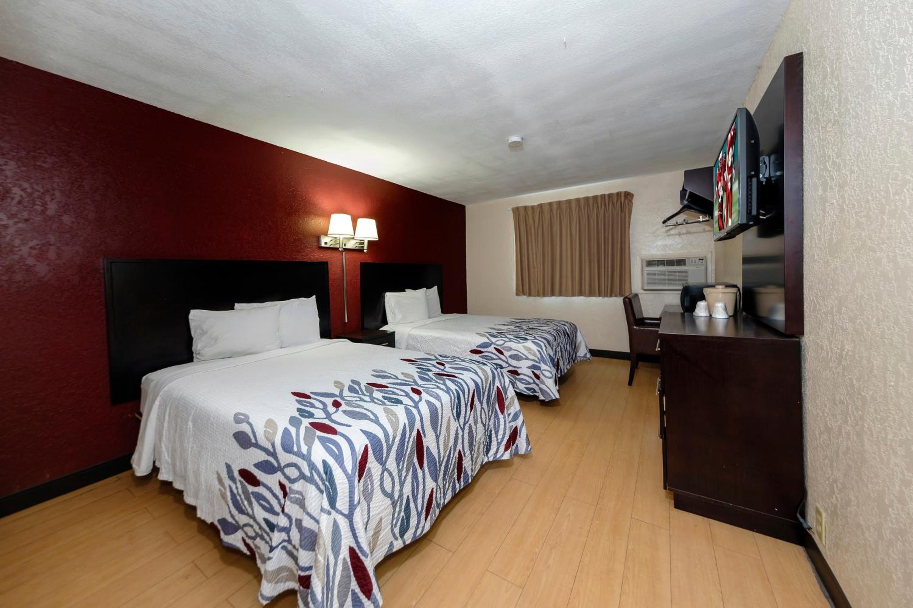Deluxe Room with Two Double Beds Non-Smoking - Photo 1
