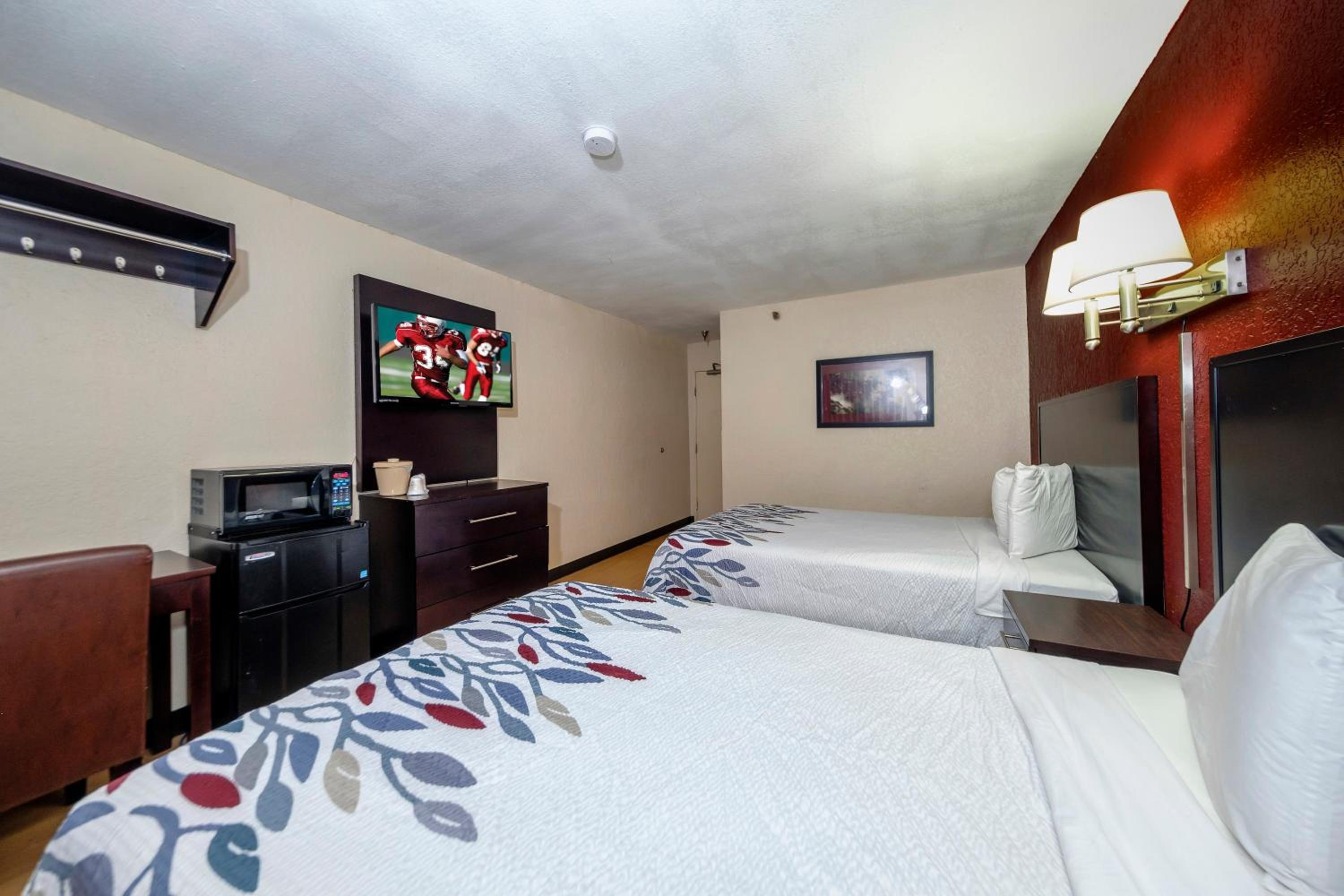 Deluxe Room with Two Double Beds Non-Smoking - Photo 4