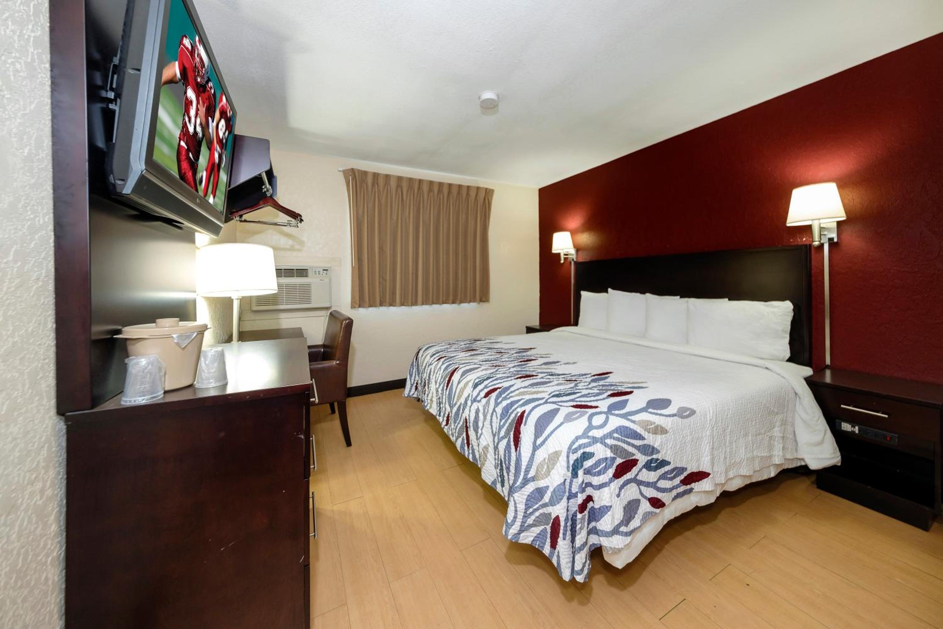 Standard King Room Non-Smoking - Photo 1