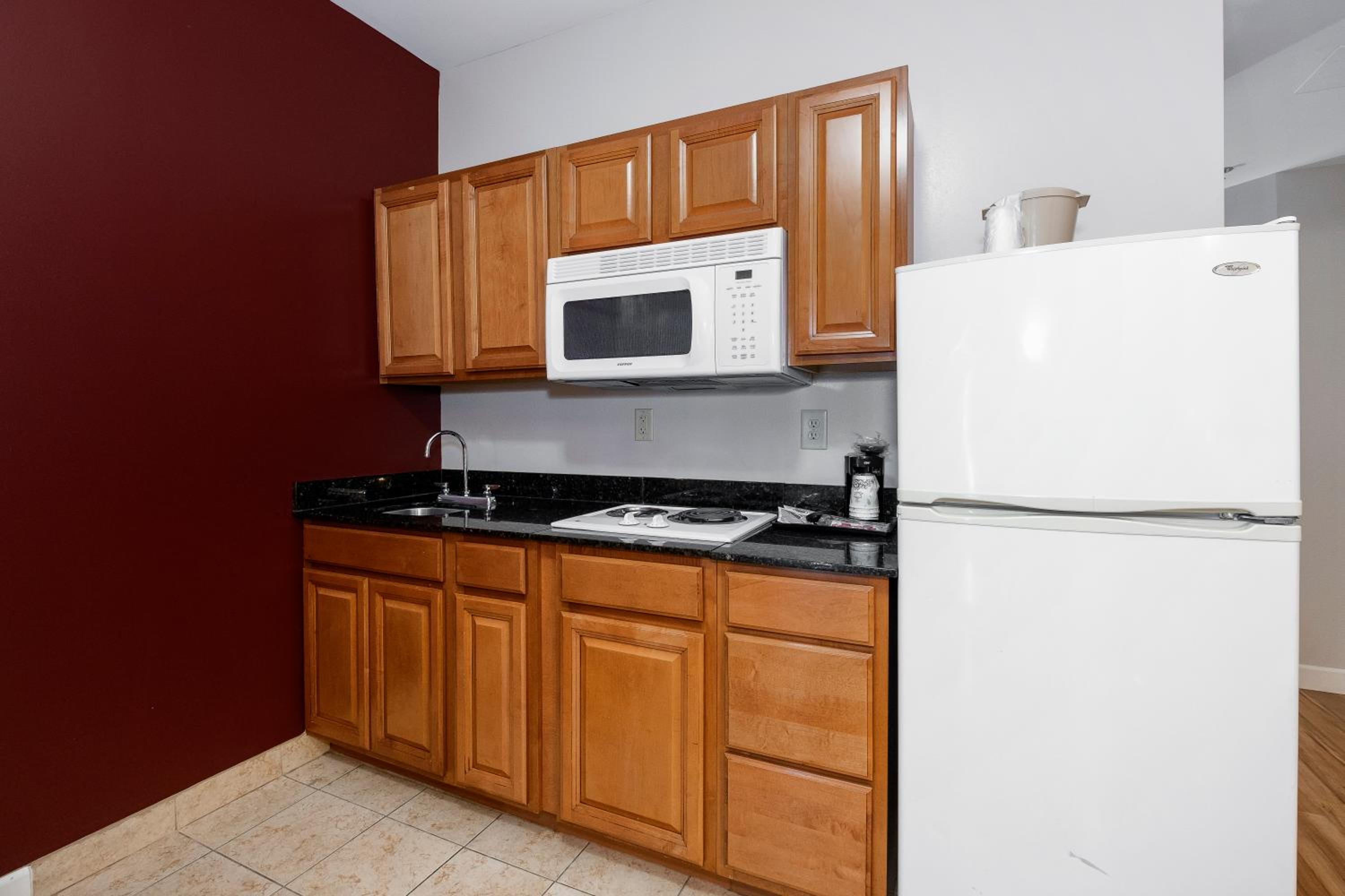 Suite King Room - Kitchenette - Non-Smoking   - Photo 8
