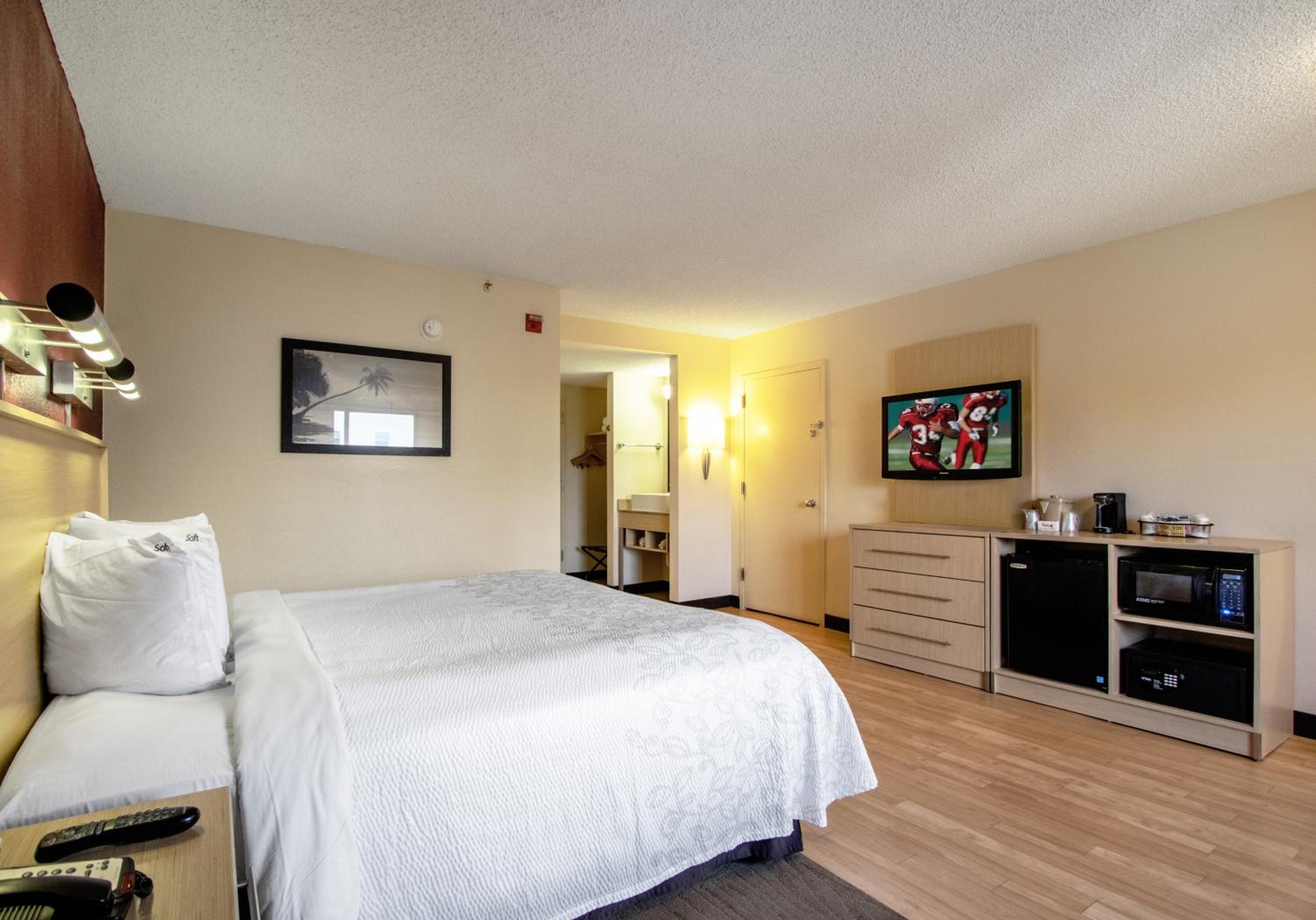 Superior King Room Smoke Free photo 2