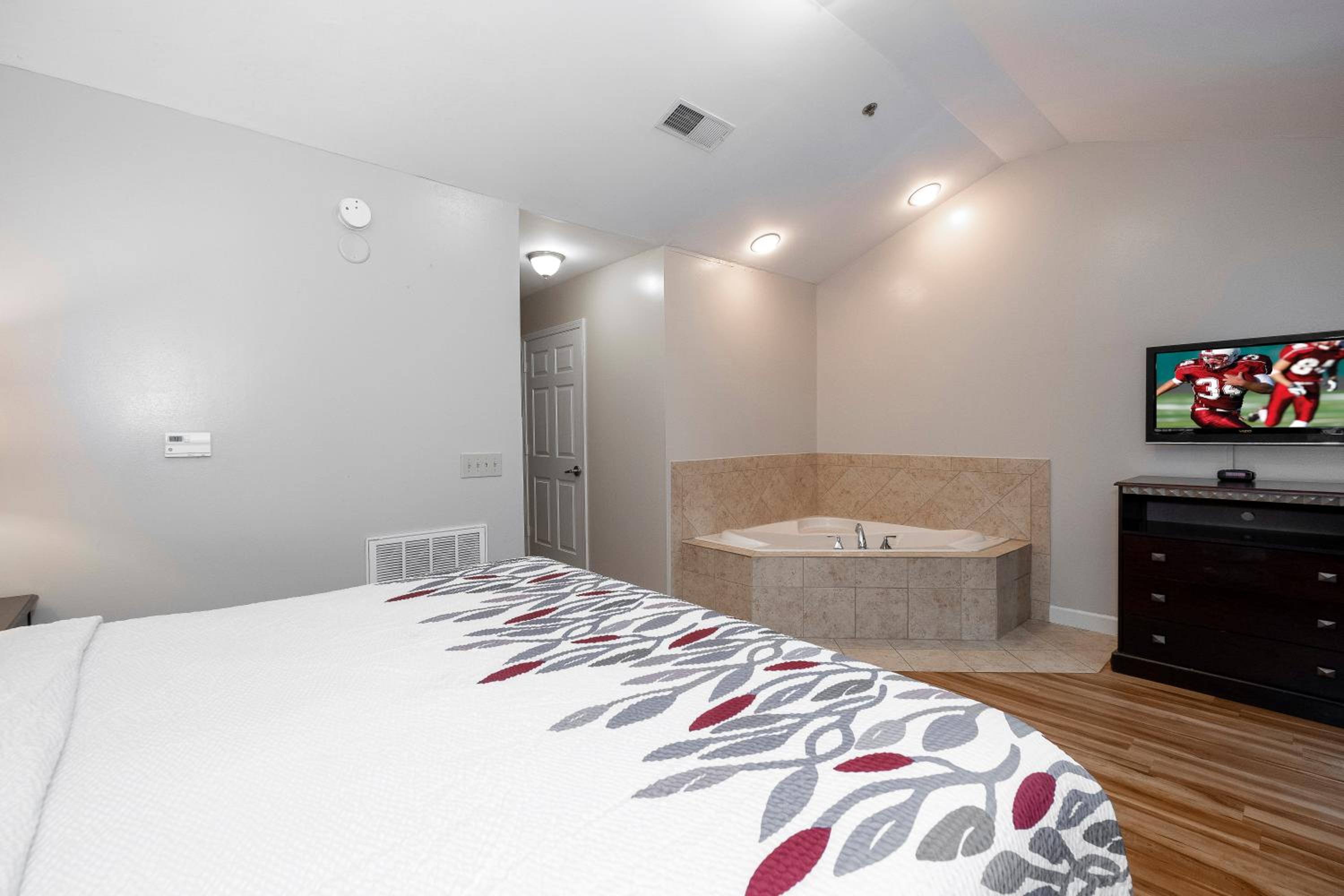 Suite King Room - Jacuzzi - Non-Smoking - Photo 4