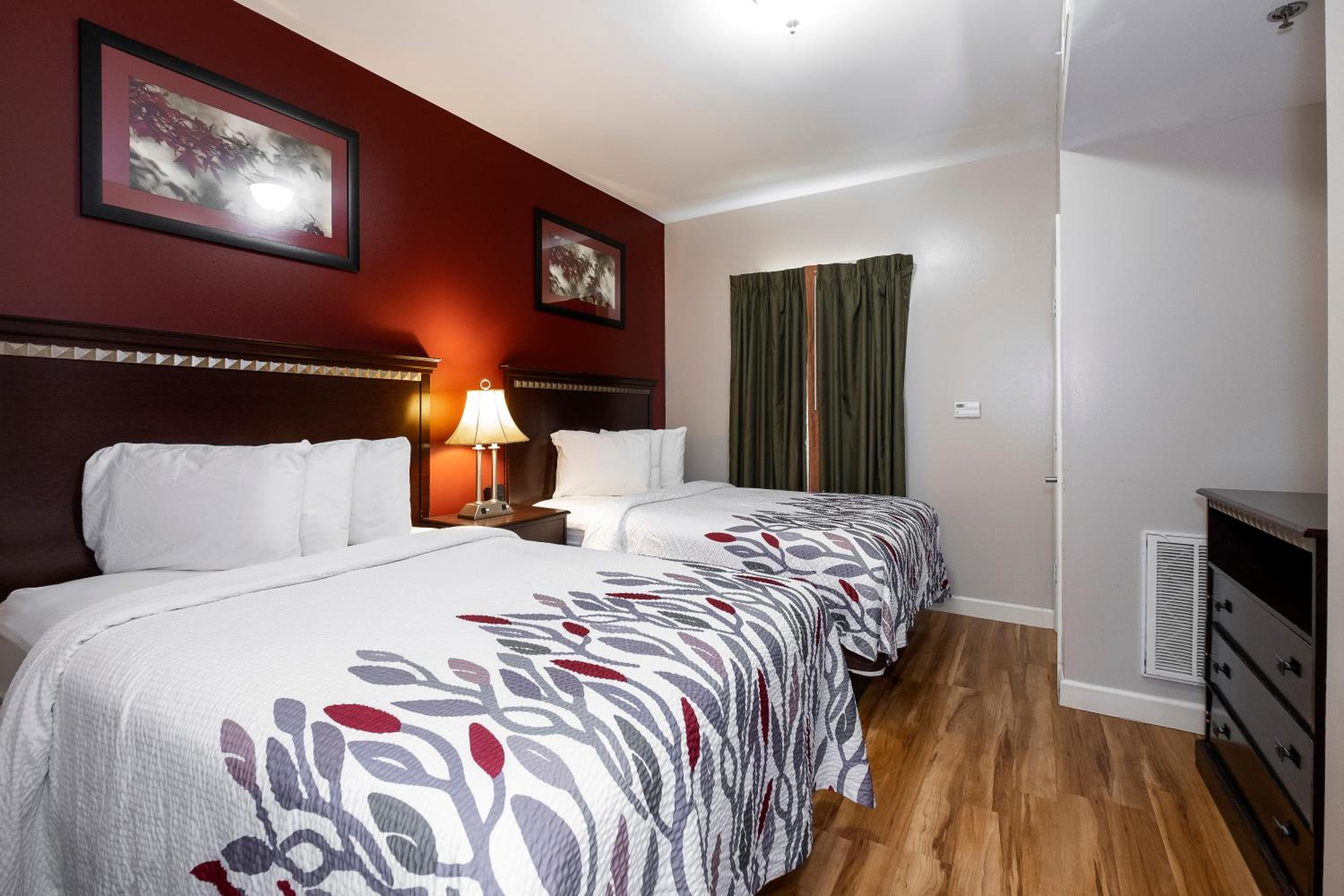Suite with Two Double Beds - Kitchenette - Non-Smoking - Photo 1