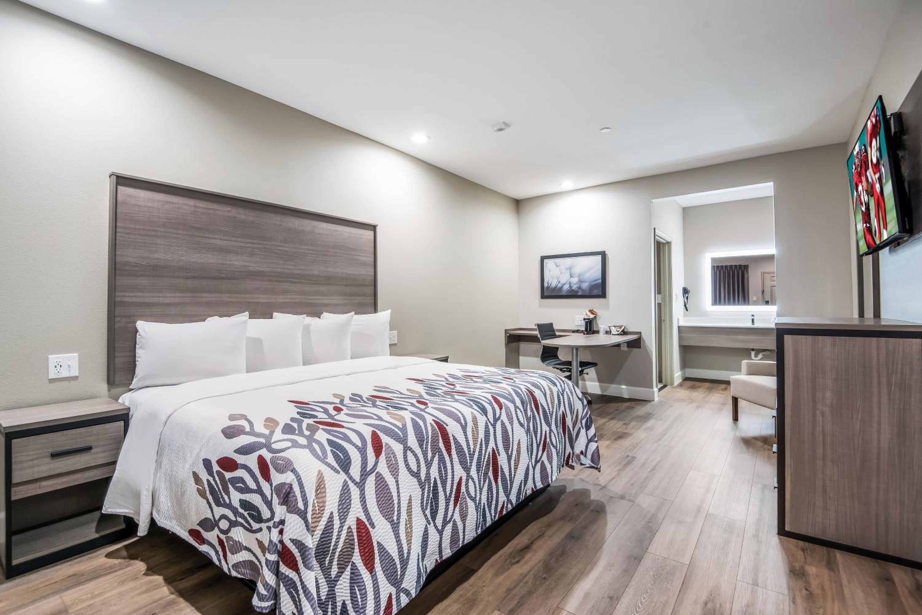 Superior King Room - Non-Smoking - Photo 1