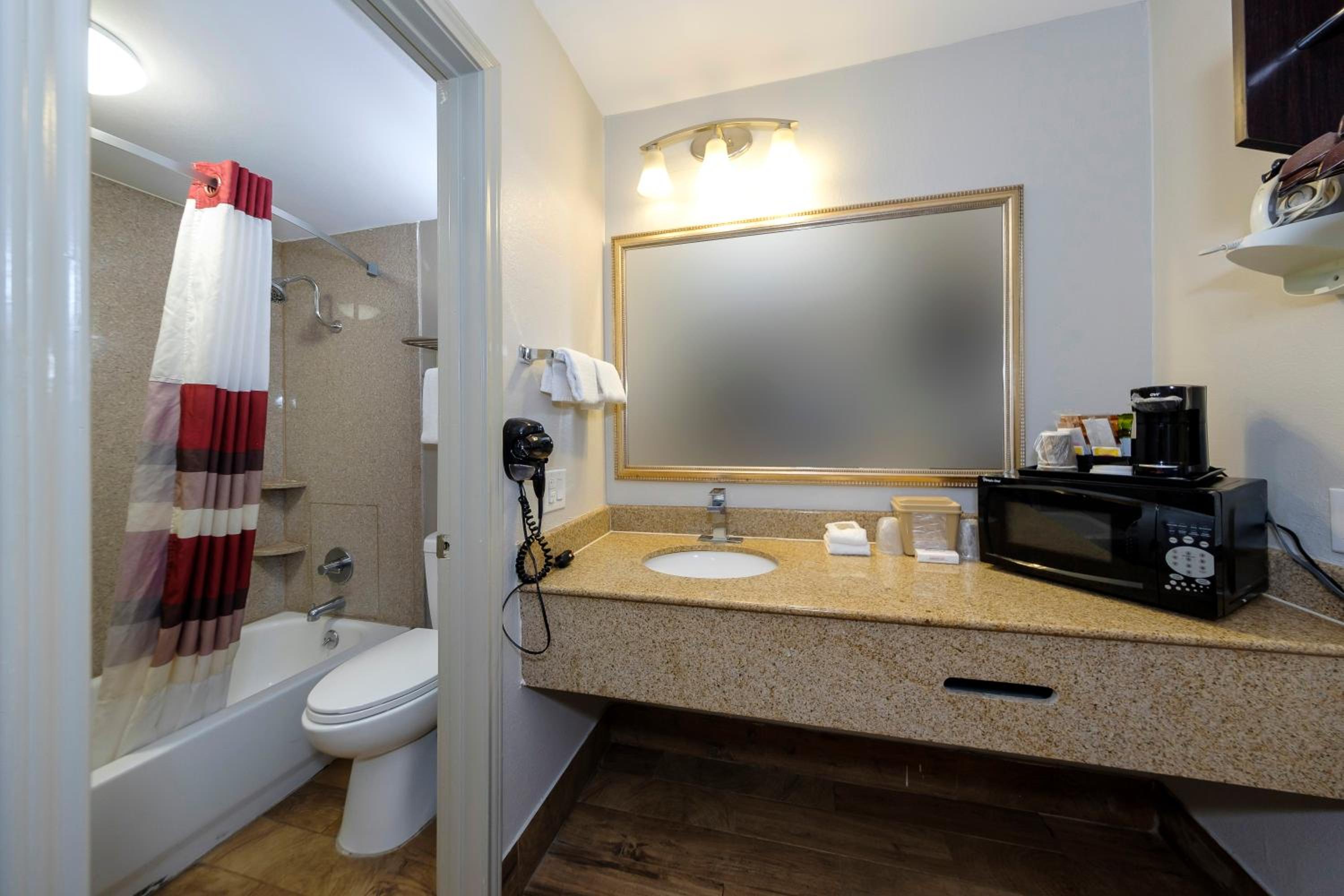 Superior King Room Non-Smoking - Photo 9