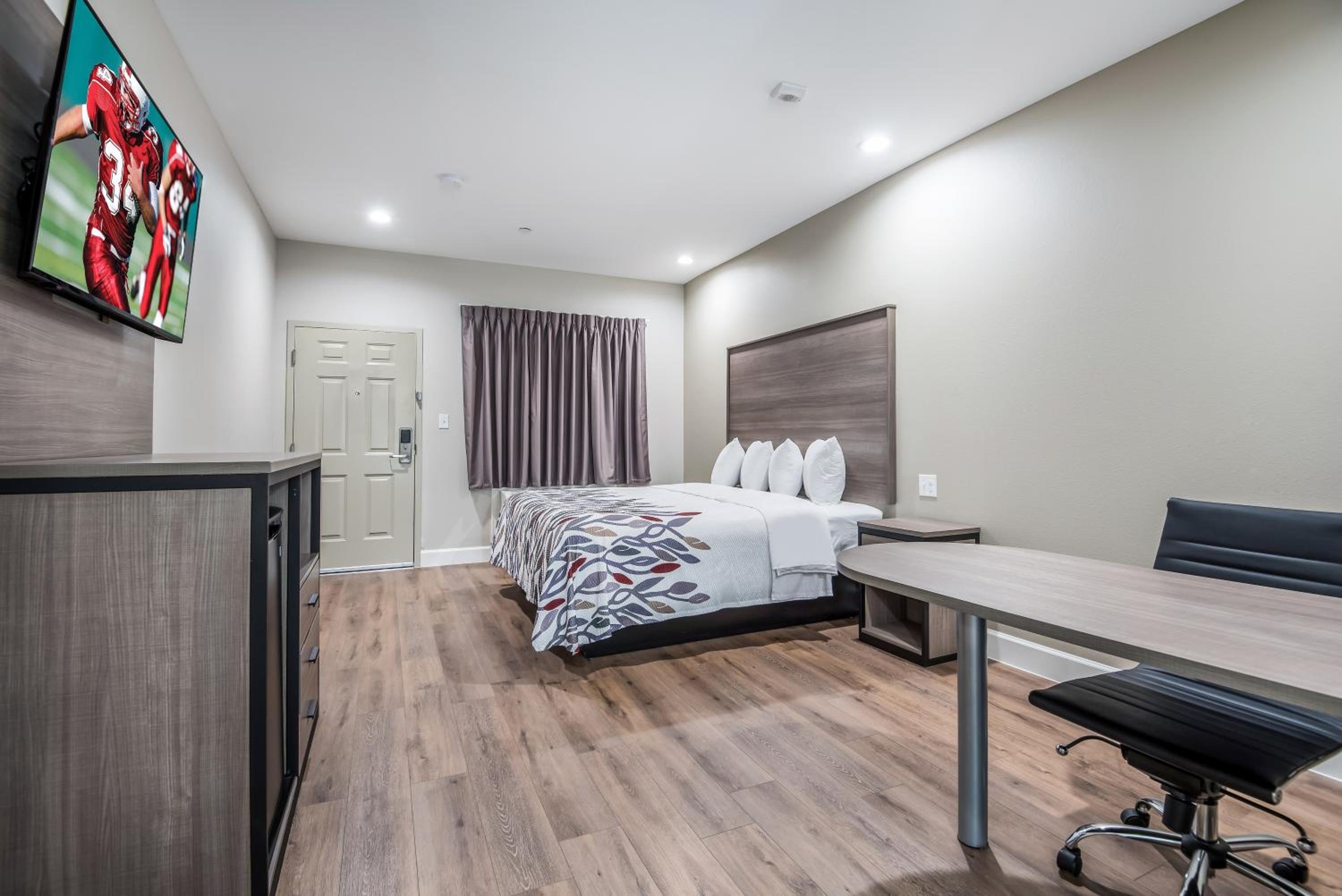 Superior King Room - Non-Smoking - Photo 2