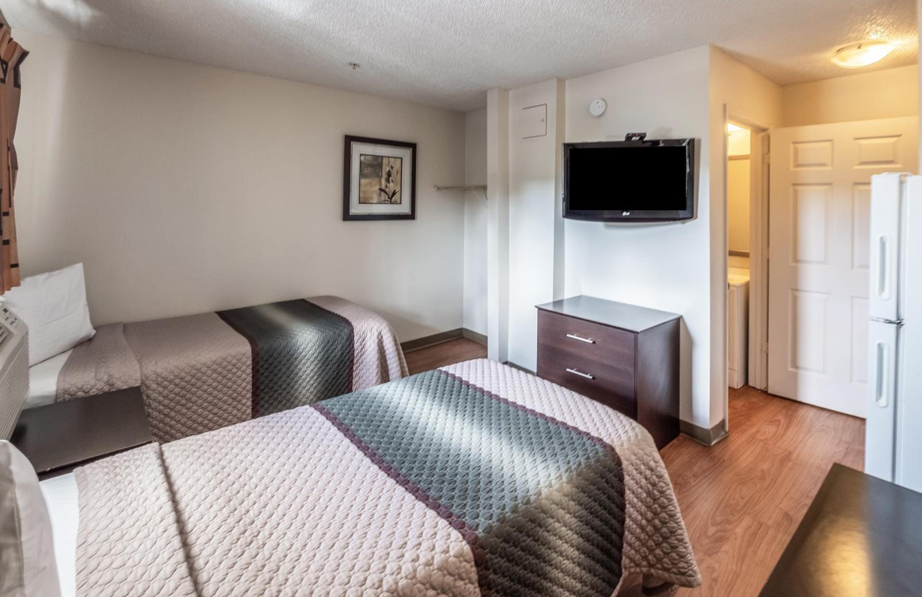  Studio Room with Two Double Beds Renovated Non-Smoking