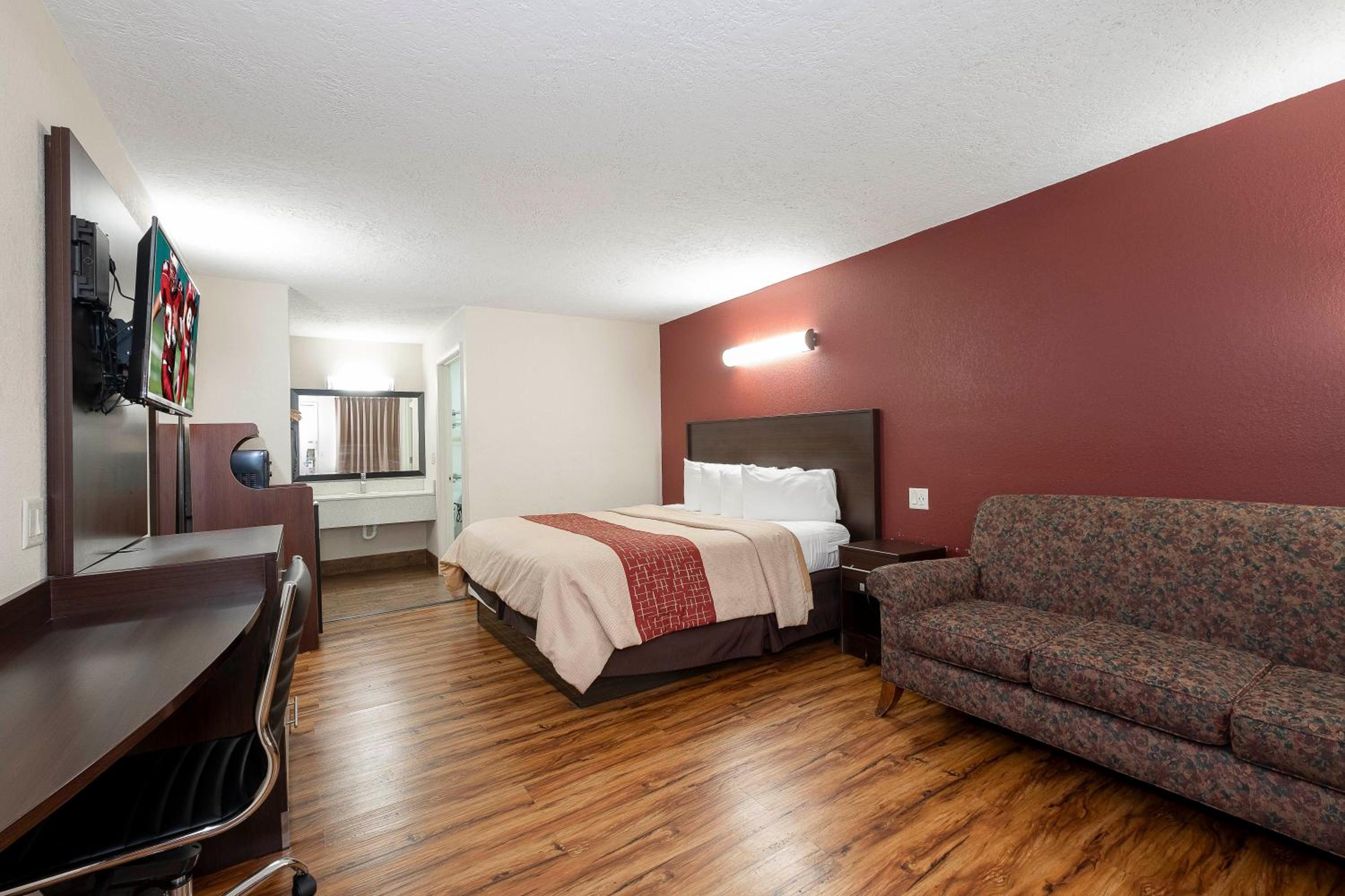 Suite King Bed with Two Double Beds Non-Smoking photo 1
