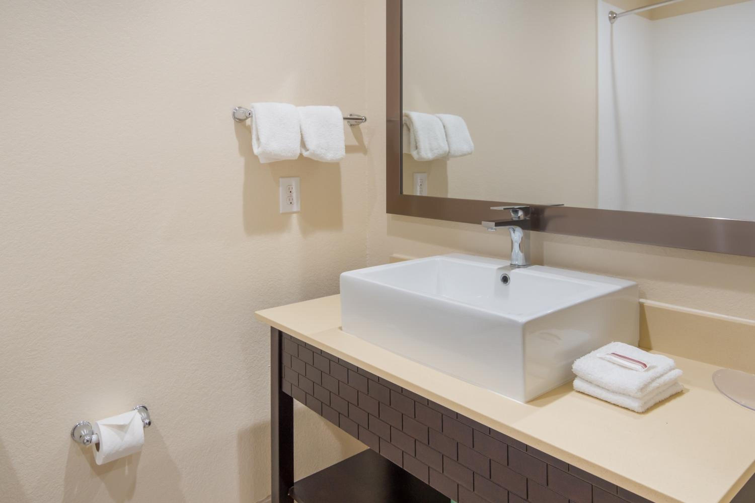 Premium Double Room with Two Double Beds with Kitchen Smoke-Free photo 3