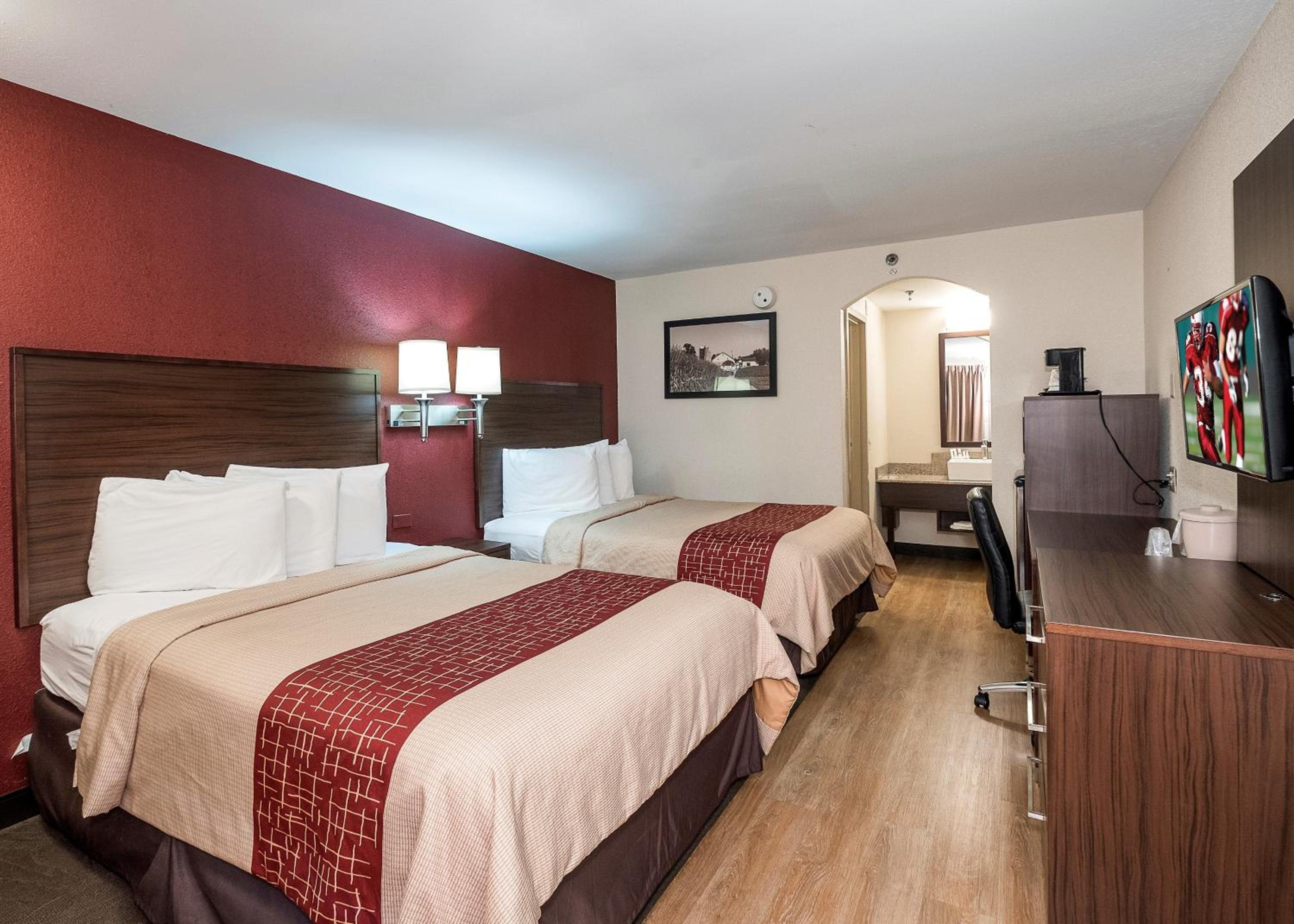 Deluxe Double Room with Two Double Beds - Non-Smoking - Photo 1