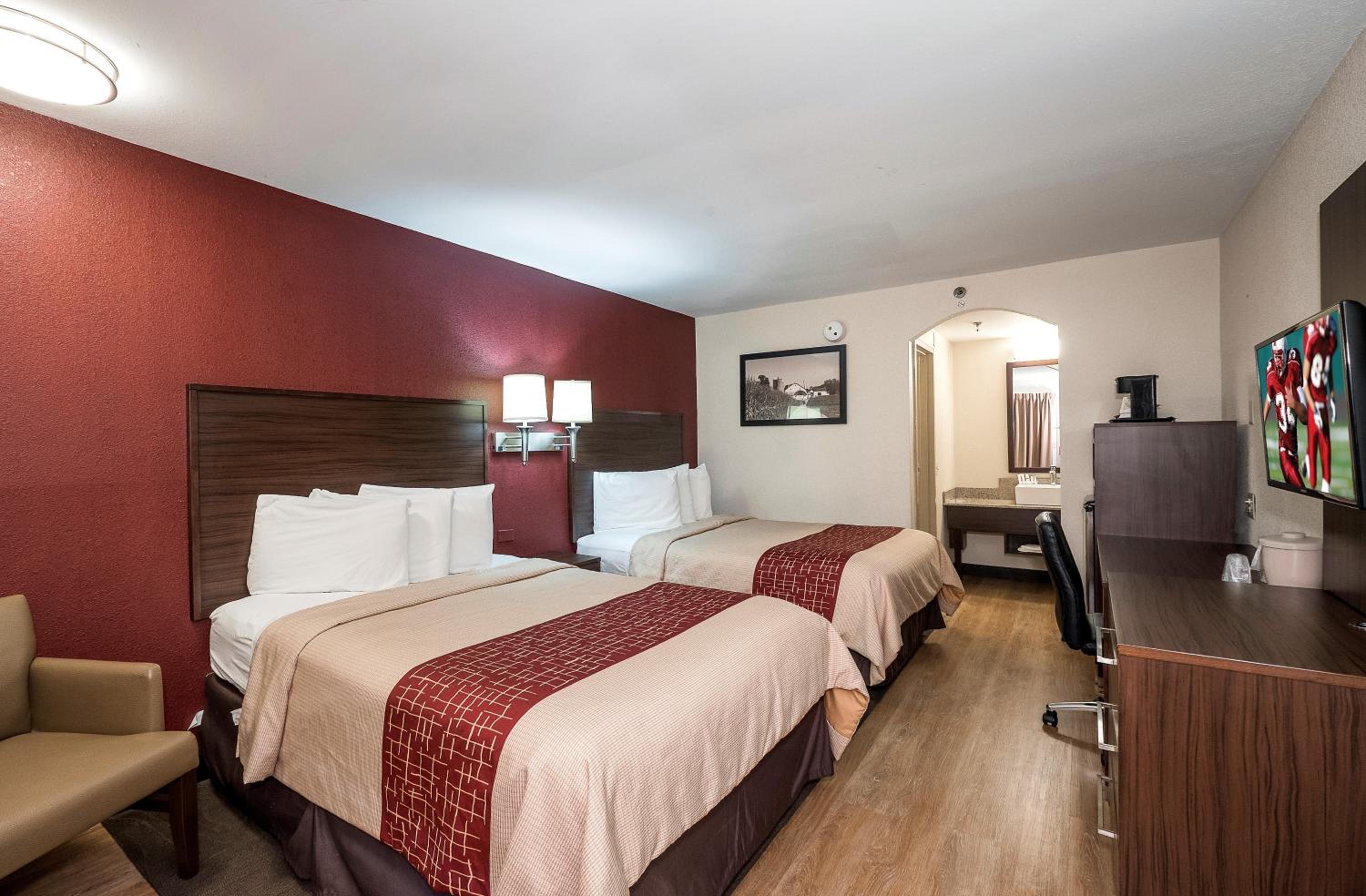 Deluxe Double Room with Two Double Beds - Non-Smoking - Photo 16