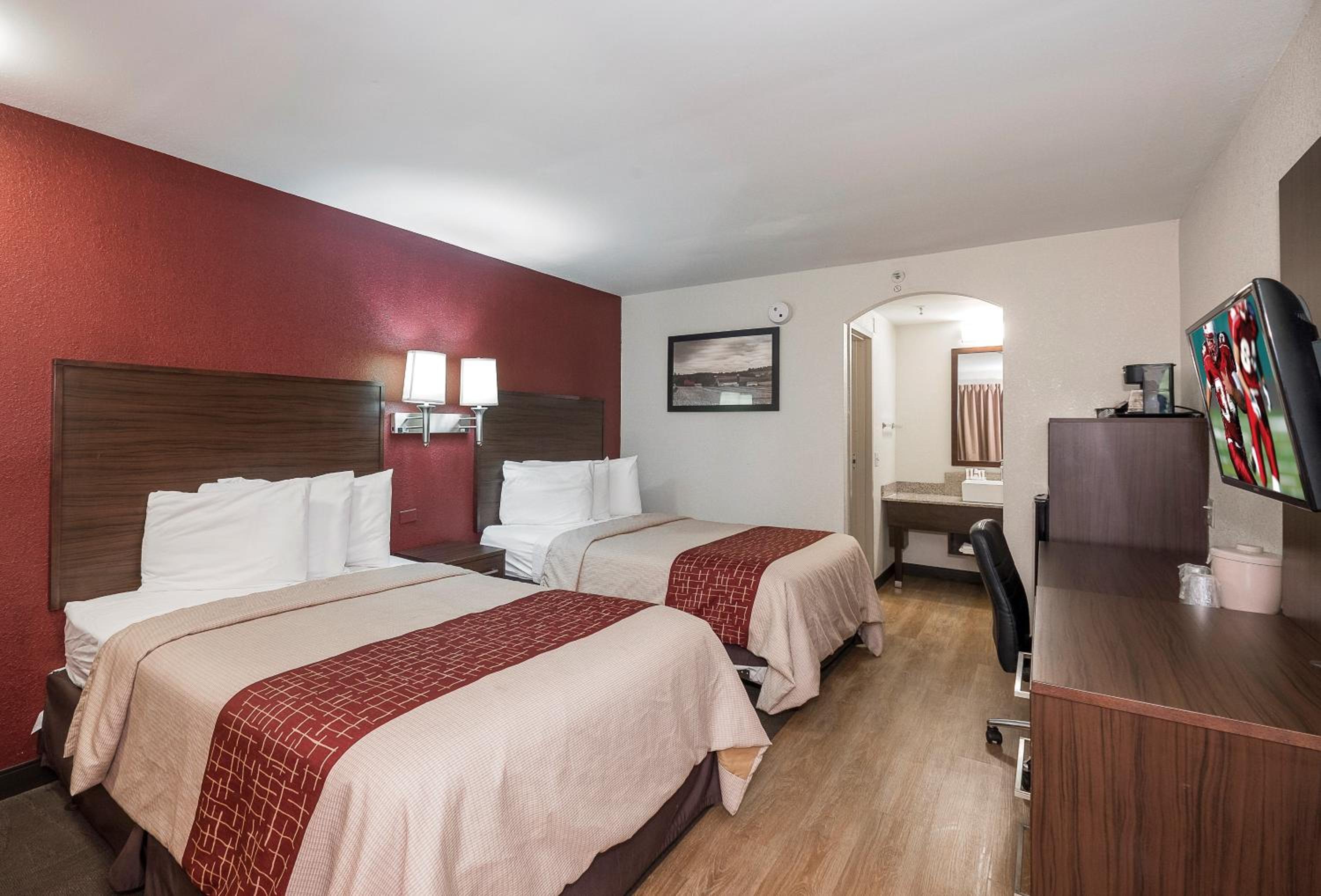 Deluxe Double Room with Two Double Beds - Non-Smoking - Photo 15