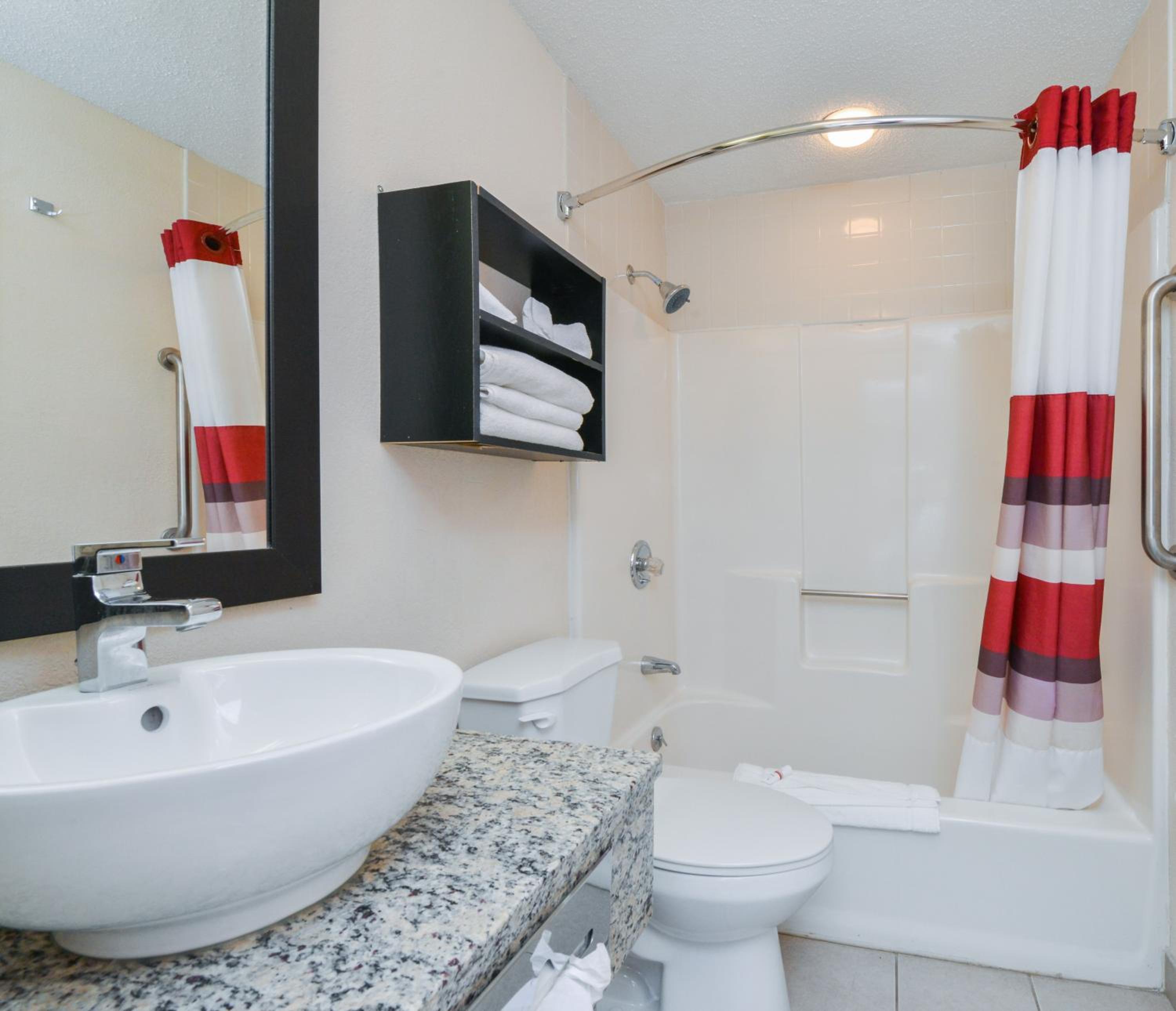 Deluxe King Room with Kitchen - Smoke-Free - Photo 5