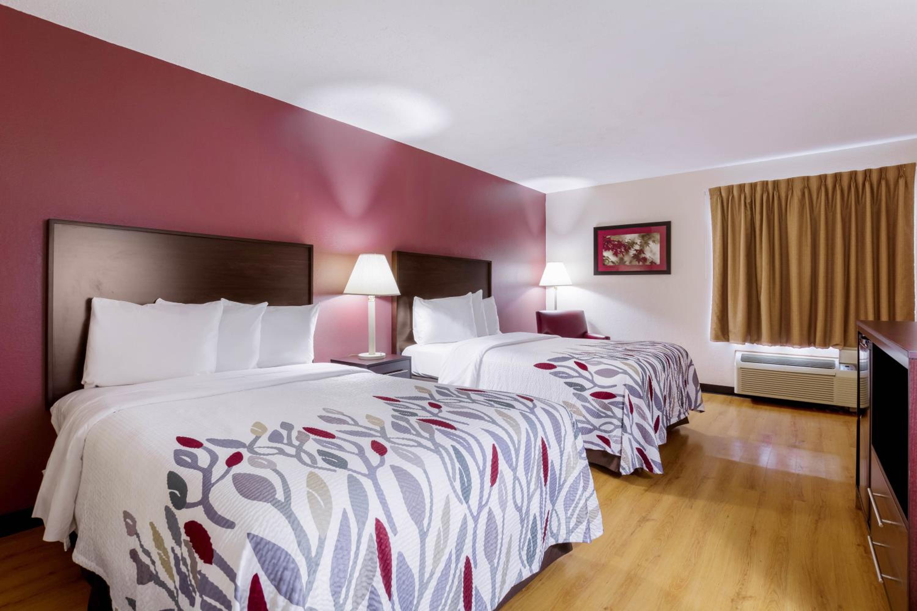 Deluxe Room with Two Double Beds Non-Smoking - Photo 5