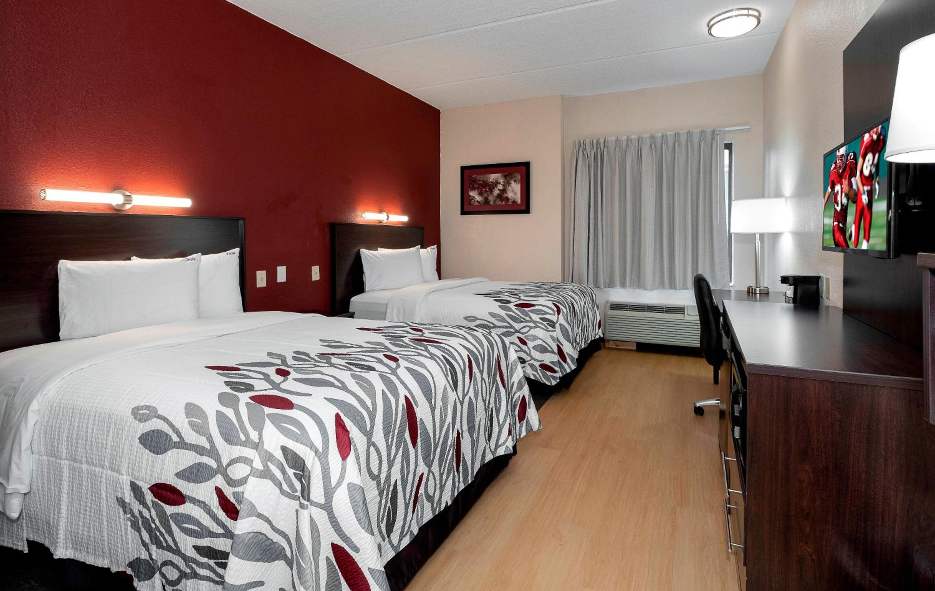 Deluxe Room with Two Double Beds Smoke Free - Photo 2