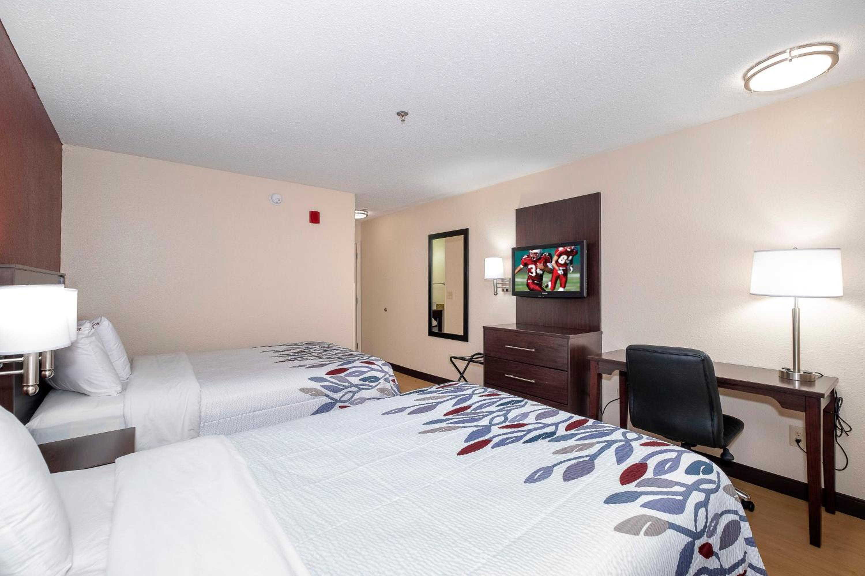 Standard Room with Two Double Beds Smoke Free - Photo 6