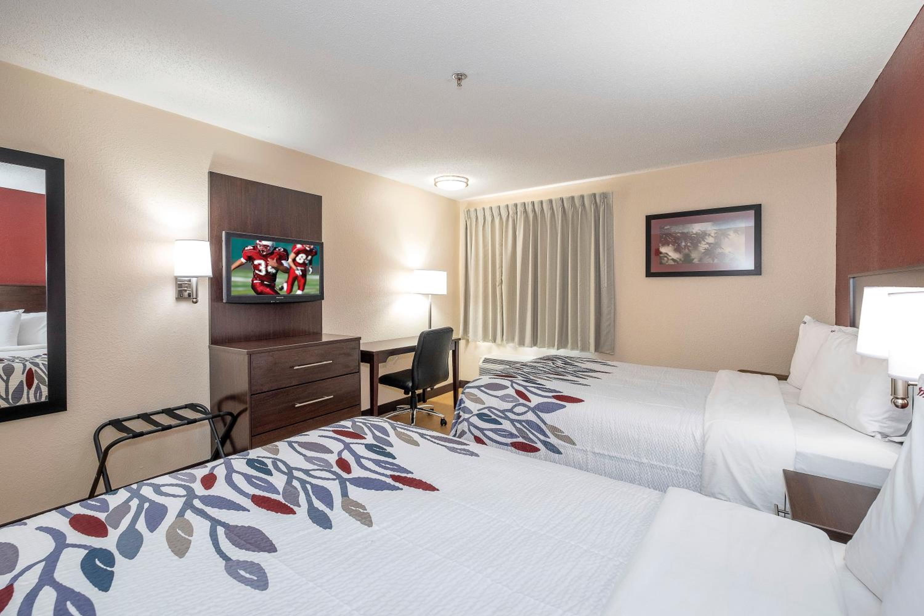 Standard Room with Two Double Beds Smoke Free - Photo 3