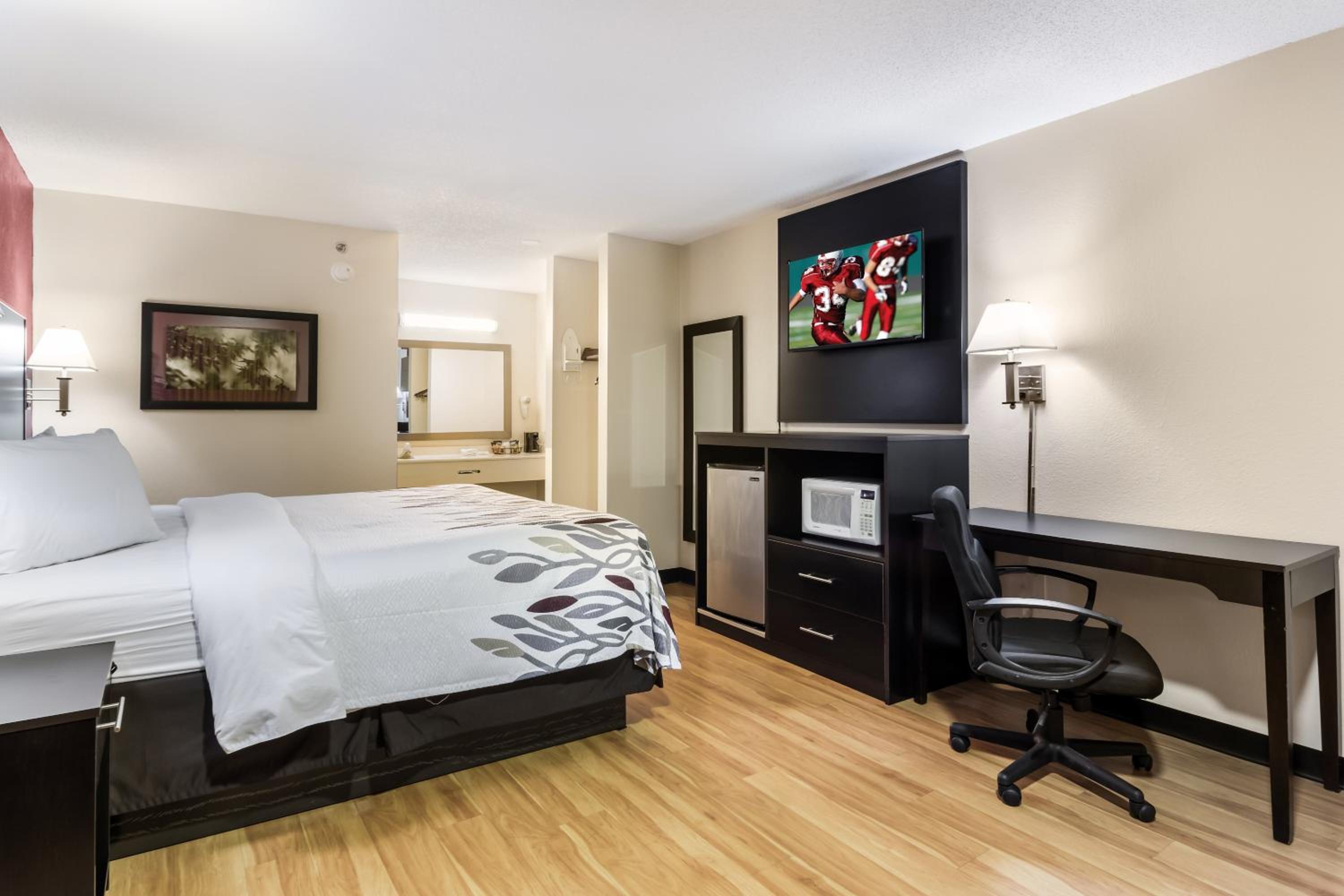 Superior King Room - Non-Smoking - Photo 2