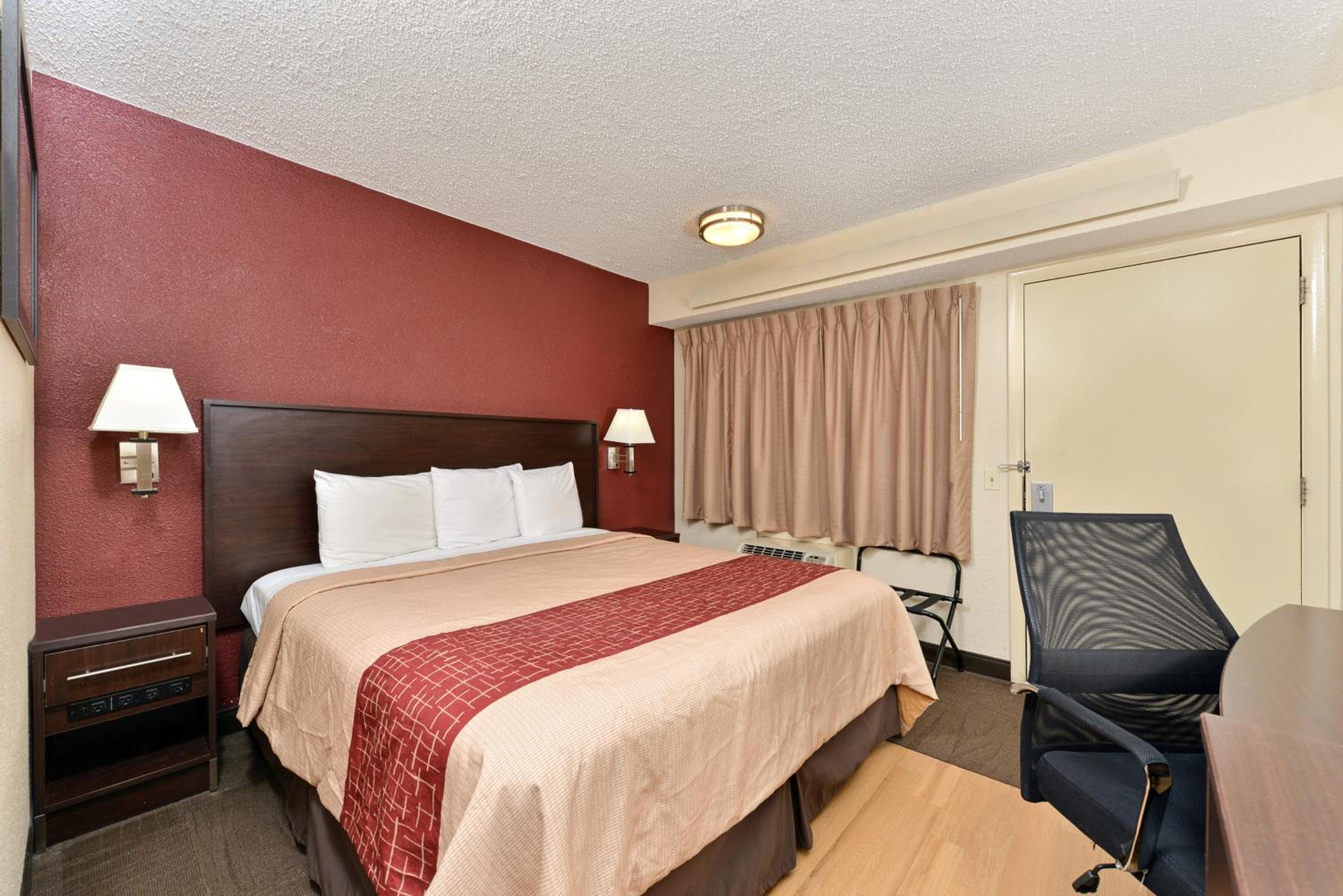 Deluxe King Room Smoke Free - Photo 3