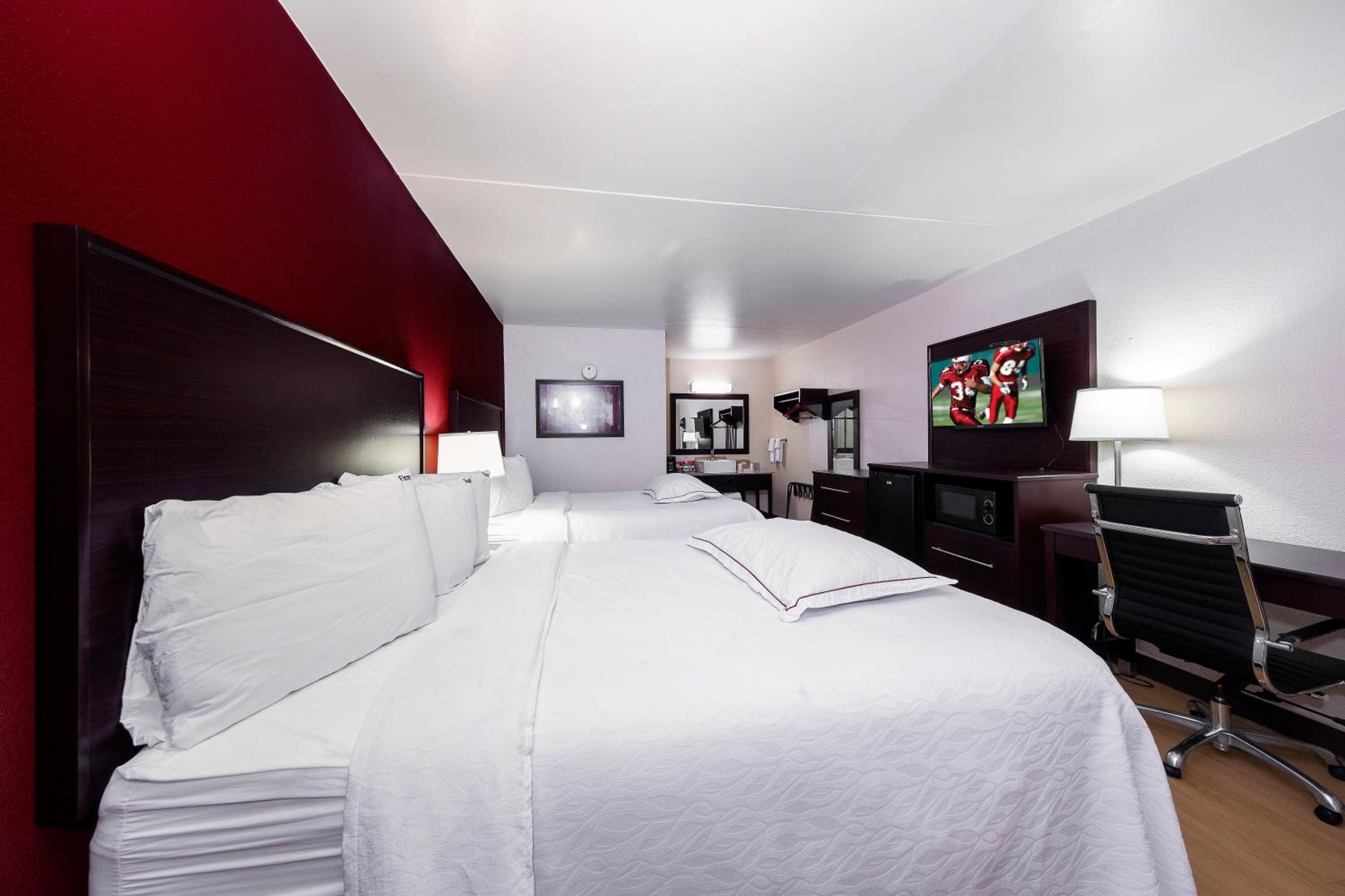 Premium Room with Two Queen Beds Smoke Free (Upgraded Bedding & Snack Box) photo 1