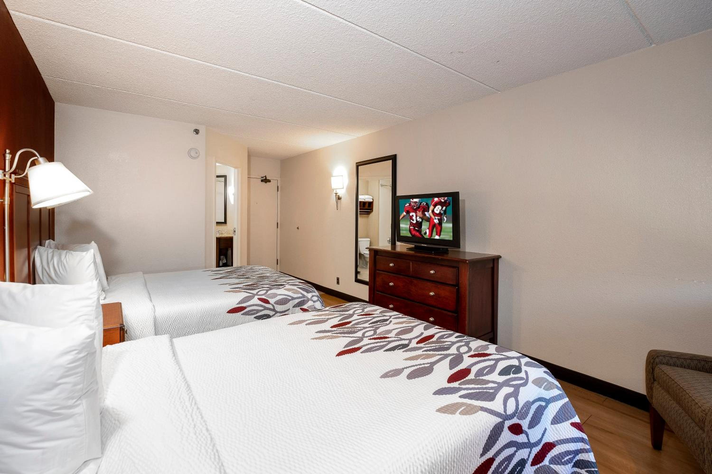 Standard Room with Two Double Beds Smoke Free - Photo 8
