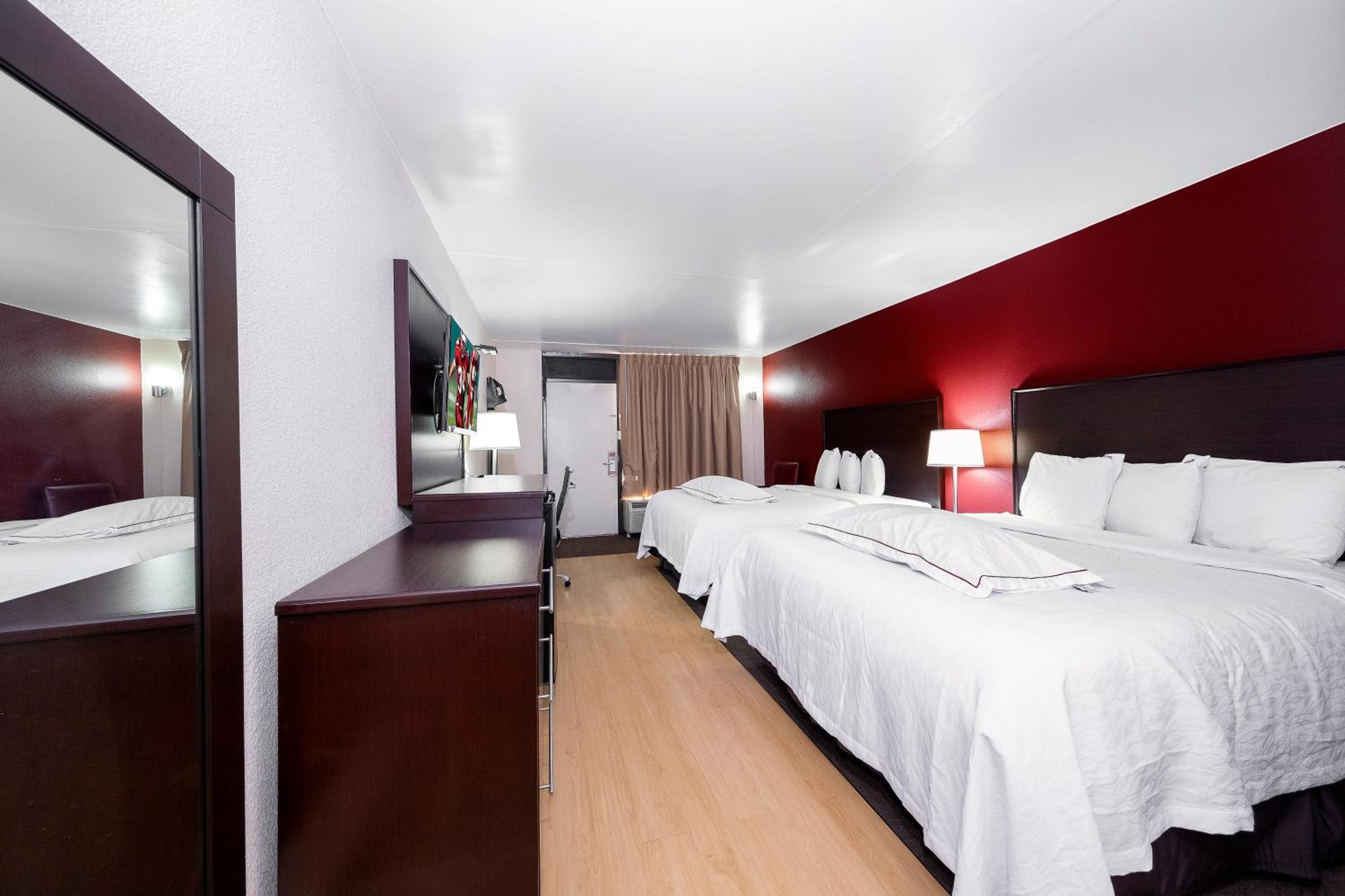 Premium Room with Two Queen Beds Smoke Free (Upgraded Bedding & Snack Box) photo 2